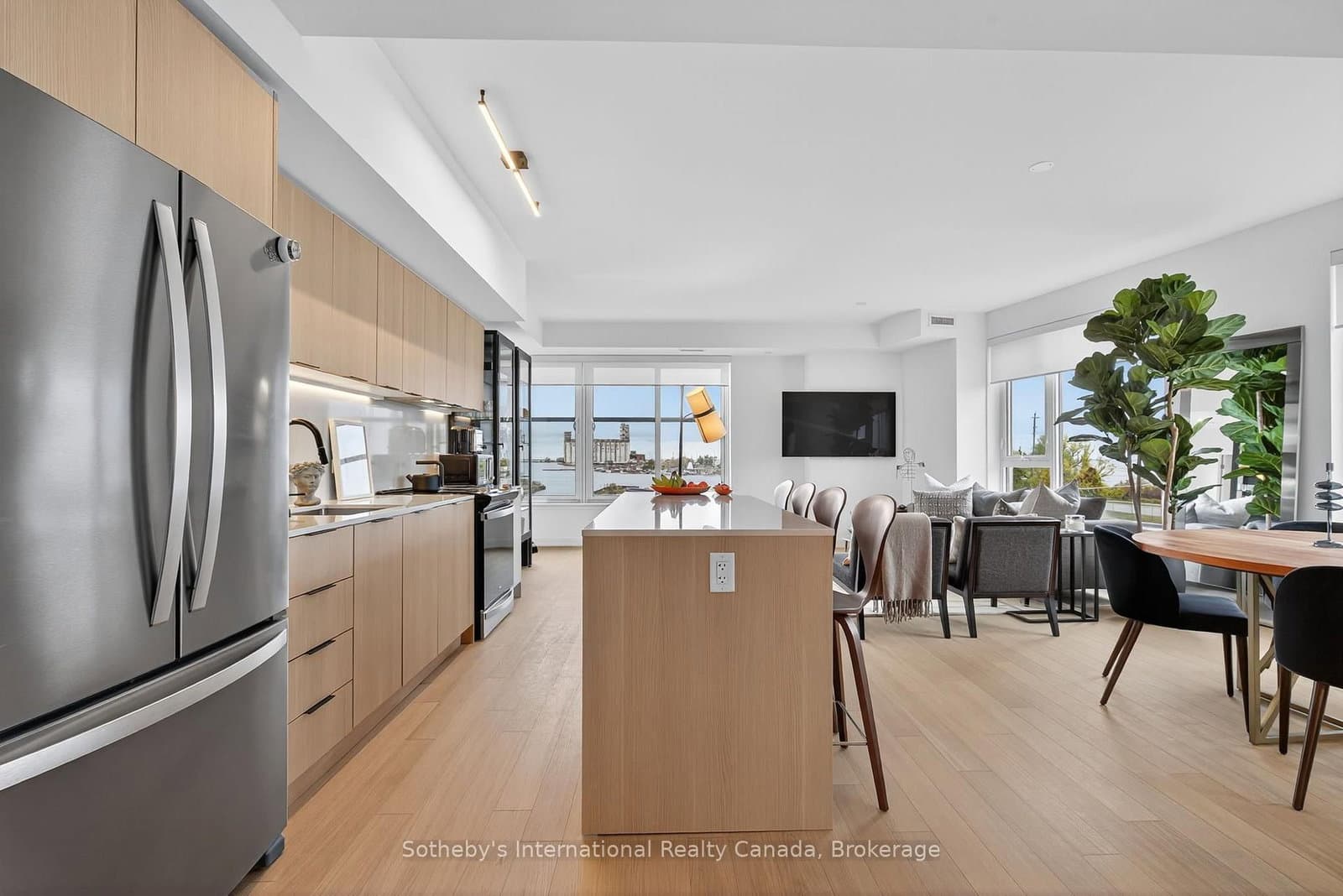 31 Huron Street, Unit 224 thumbnail 7