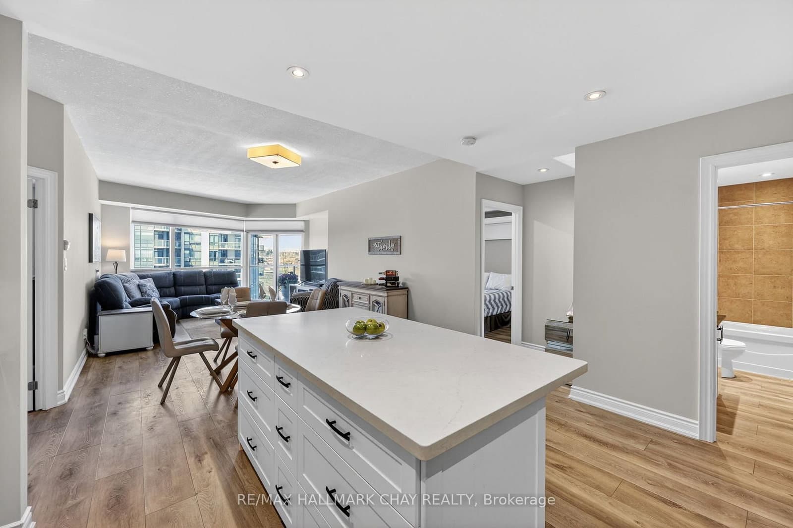 37 Ellen Street, Unit 805 thumbnail 6
