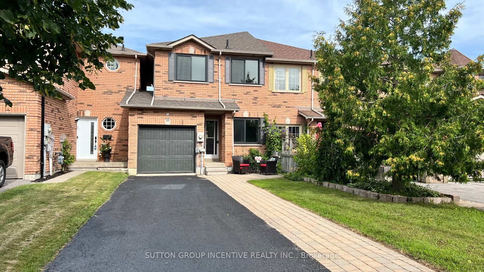 15 Bruce Crescent - Image 1