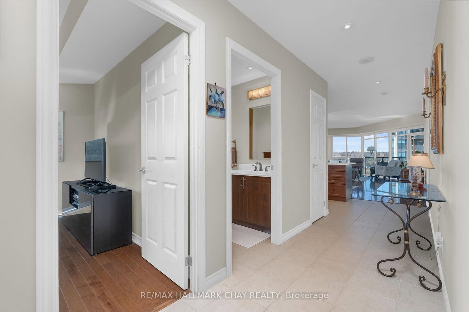37 Ellen Street, Unit 702 thumbnail 8