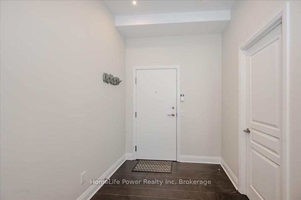 1 Hurontario Street, Unit 2001 thumbnail 10