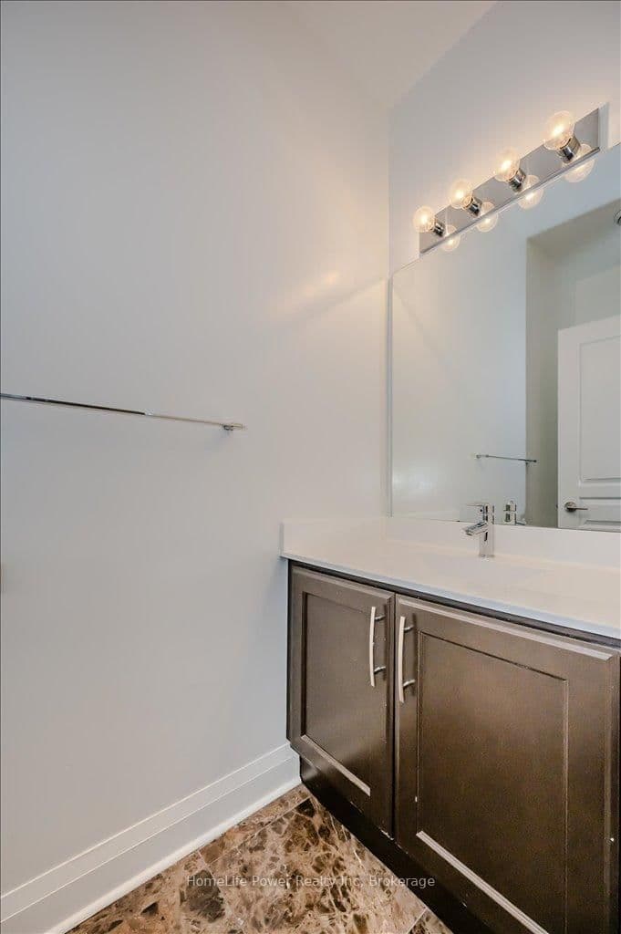 1 Hurontario Street, Unit 2001 thumbnail 21