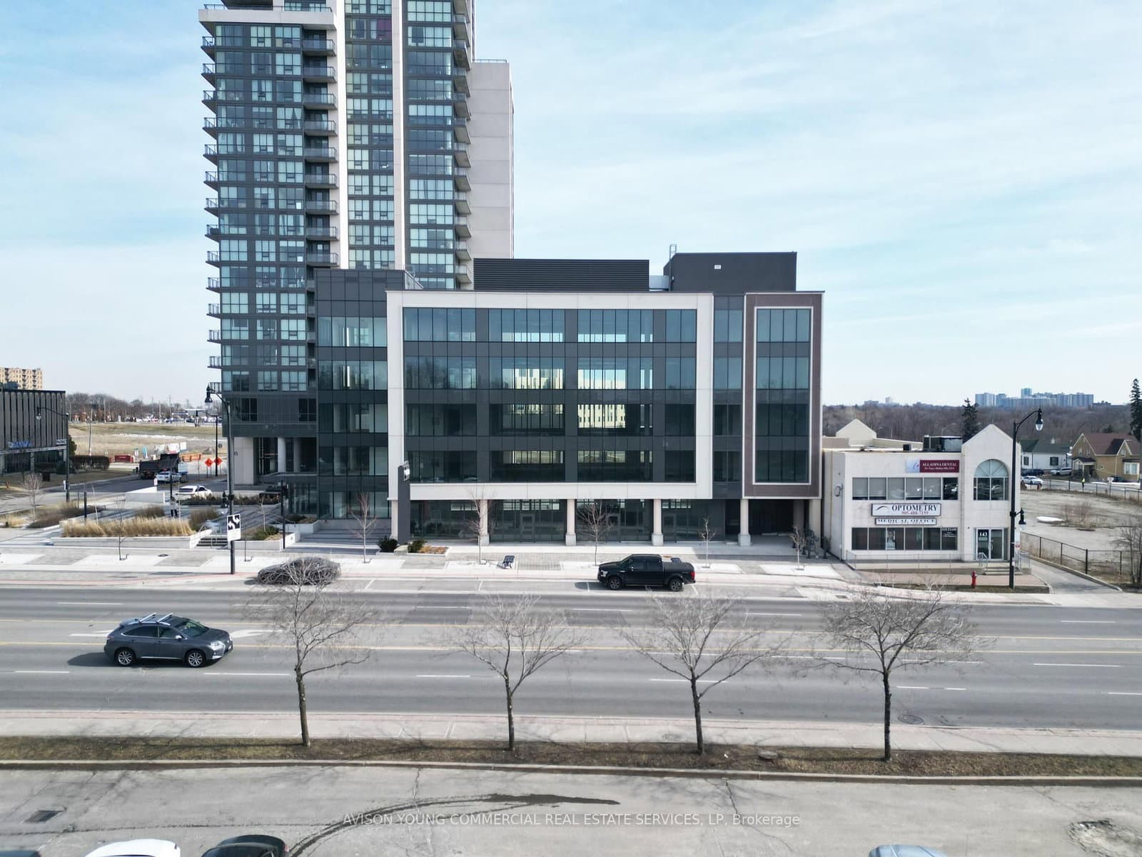 145 Queen Street E thumbnail 4