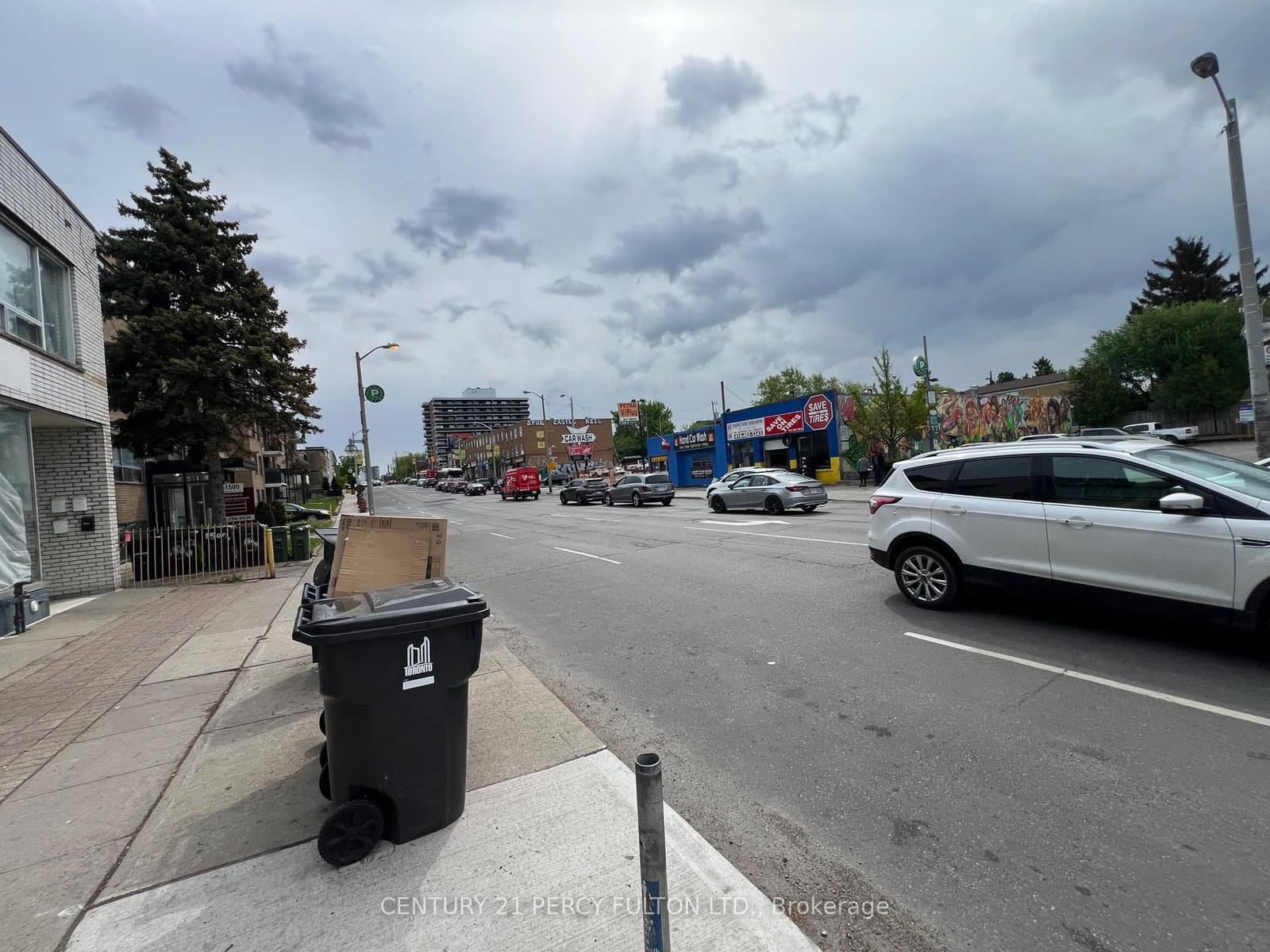 1506 Eglinton Avenue W thumbnail 4