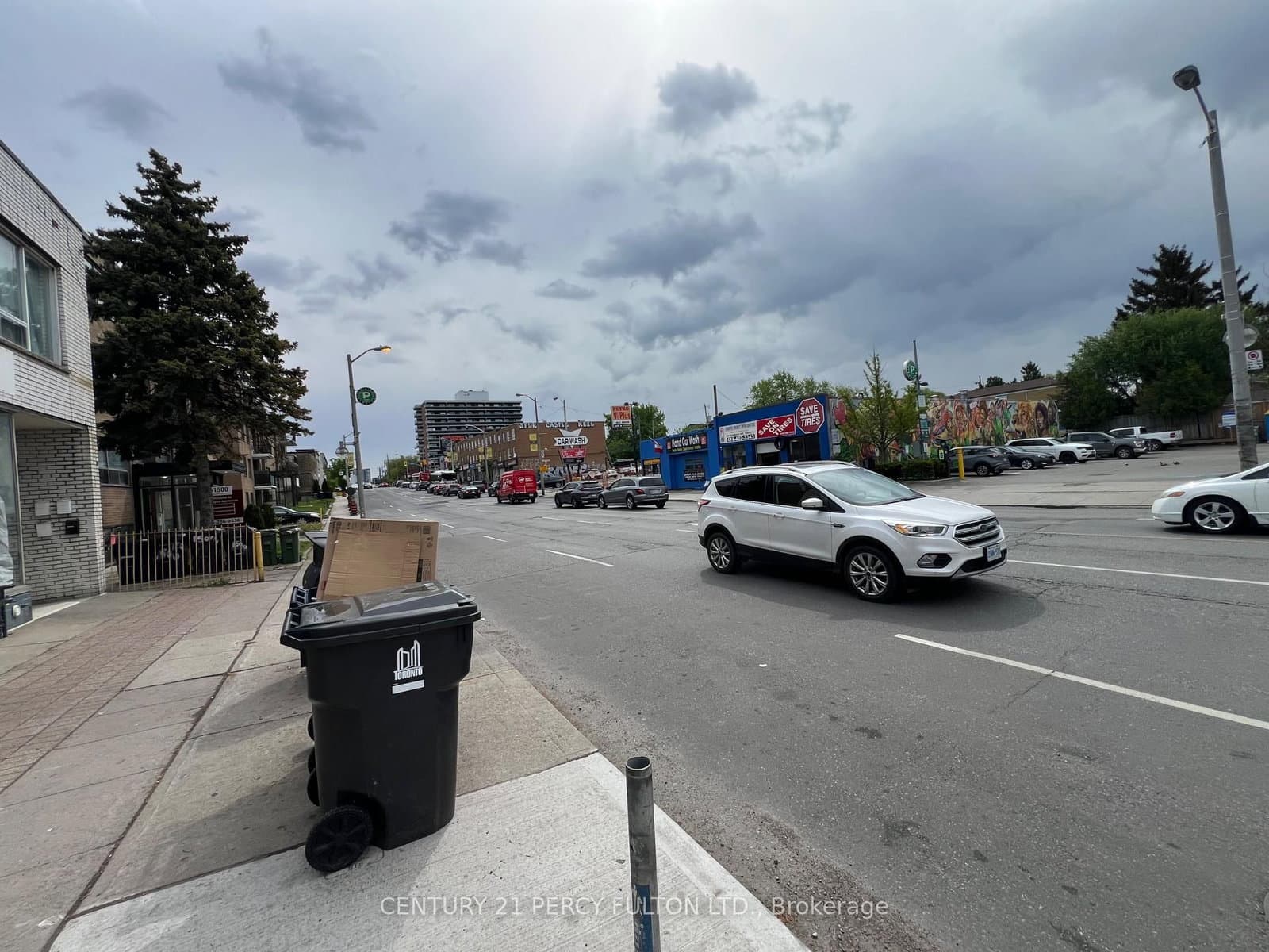 1506 Eglinton Avenue W thumbnail 5