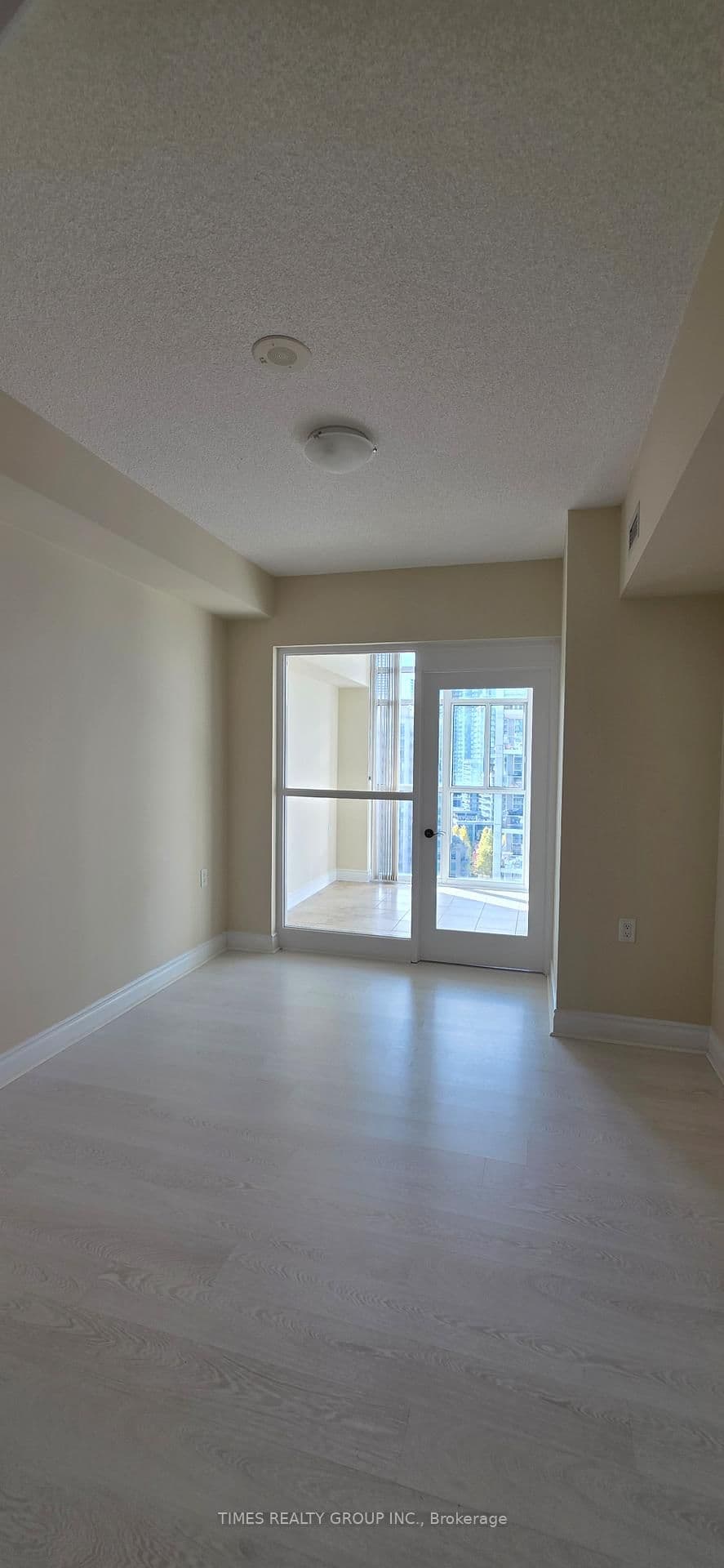 3 Marine Parade Drive, Unit 1705 thumbnail 4
