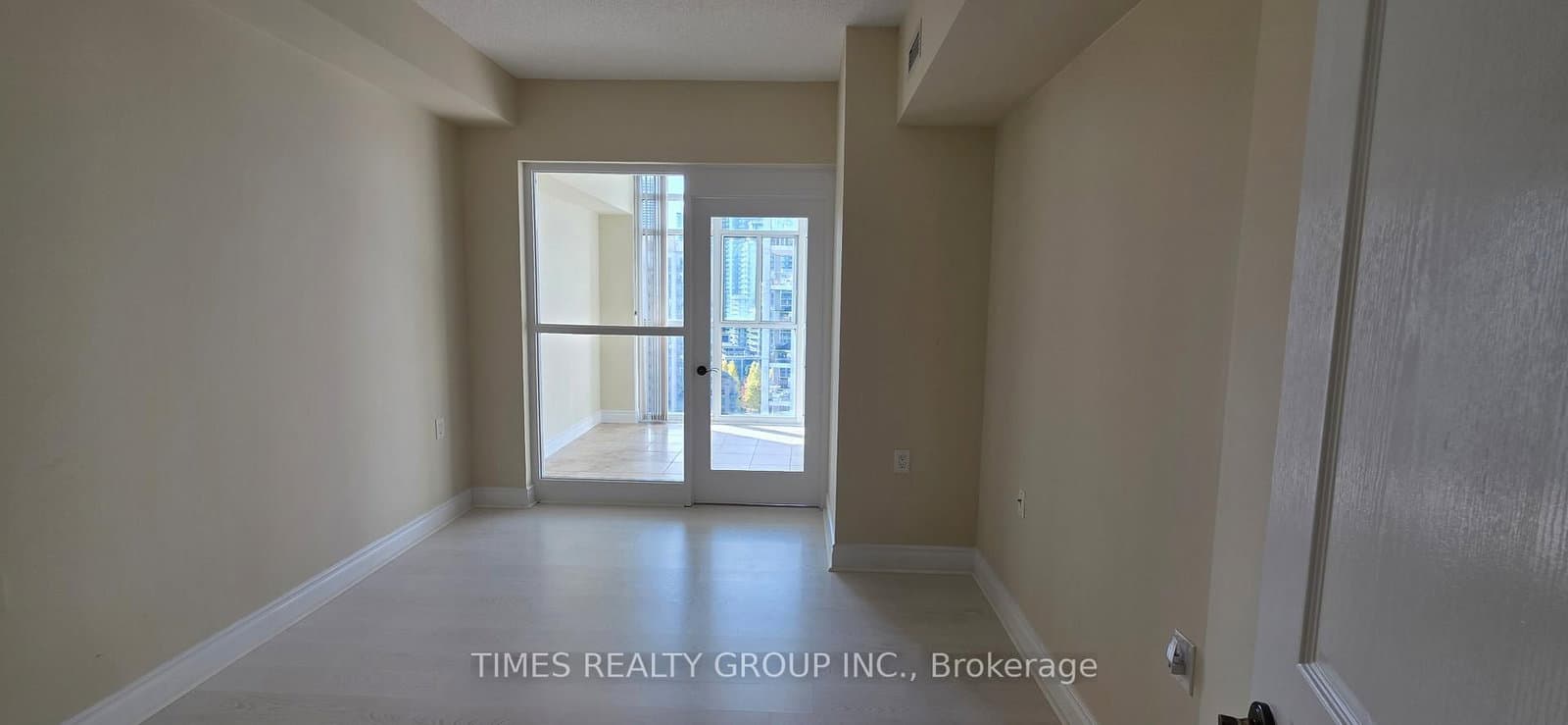 3 Marine Parade Drive, Unit 1705 thumbnail 5