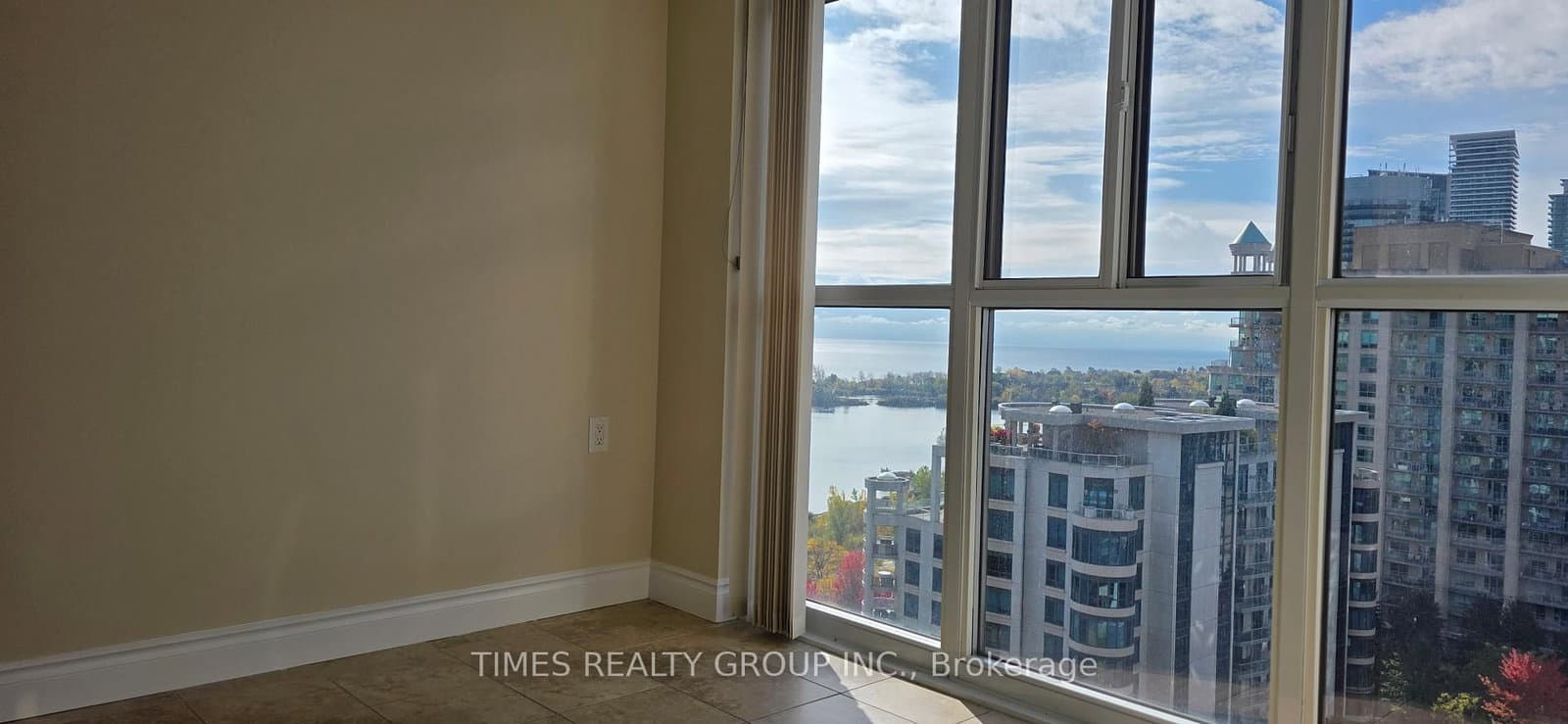 3 Marine Parade Drive, Unit 1705 thumbnail 6