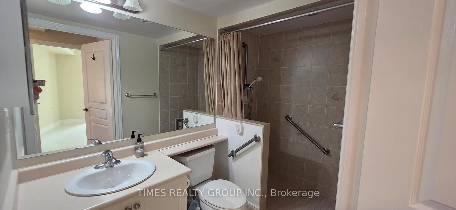 3 Marine Parade Drive, Unit 1705 thumbnail 9