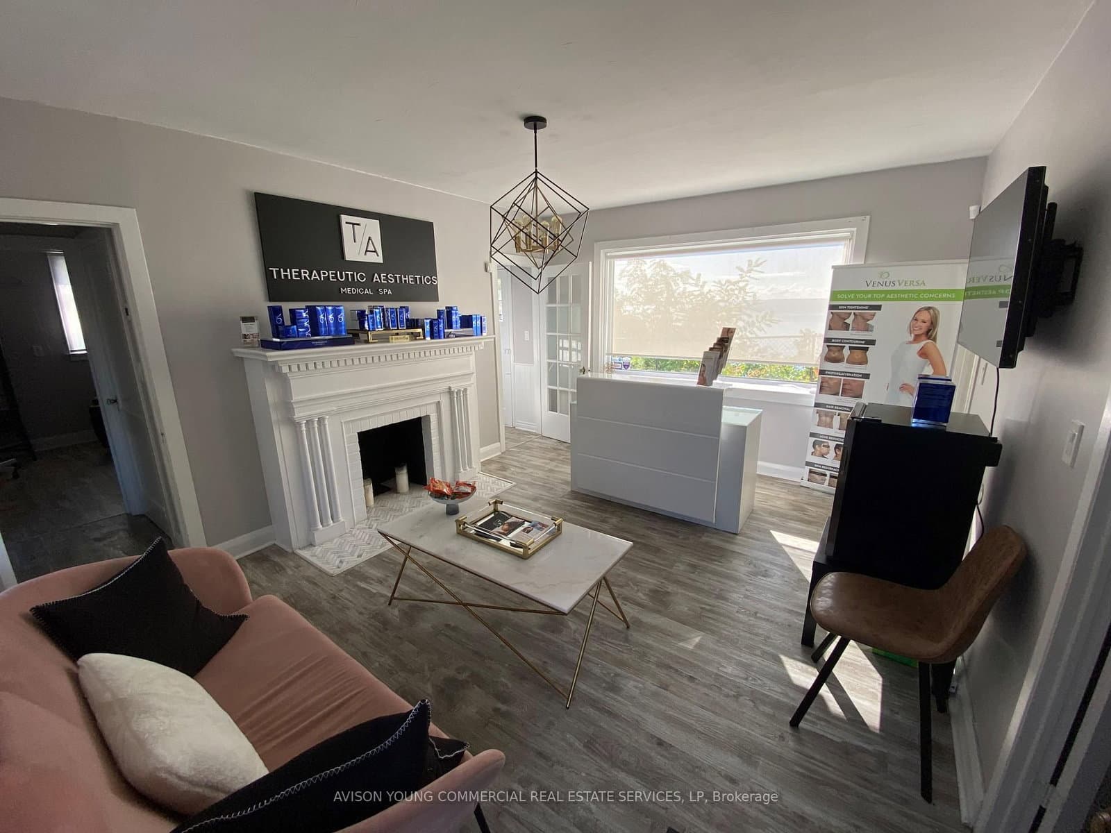 2108 Old Lakeshore Road thumbnail 4