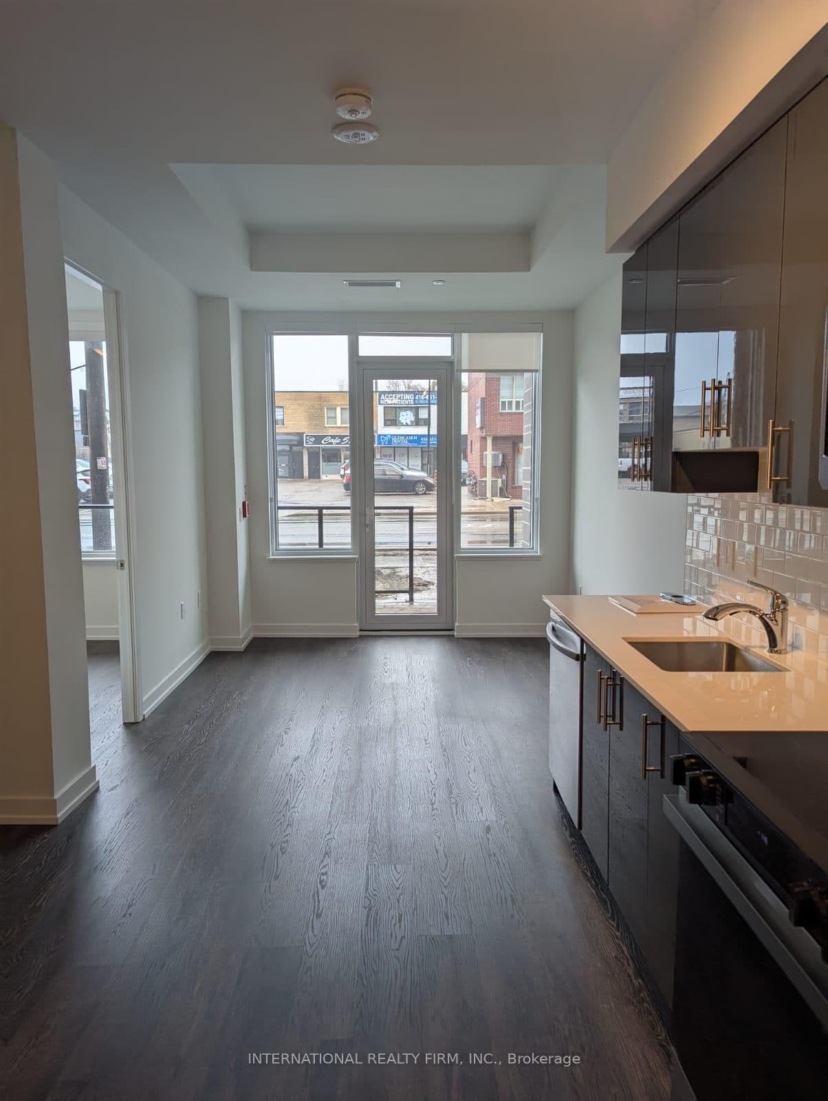 #102 - 556 MARLEE Avenue