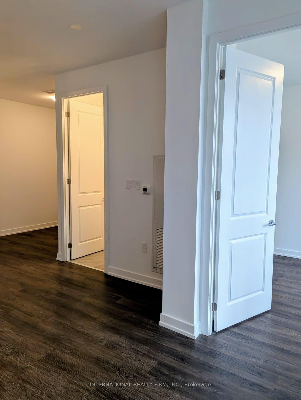 556 MARLEE Avenue, Unit 102 thumbnail 2