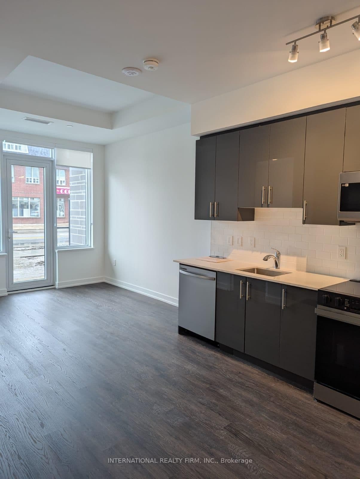 556 MARLEE Avenue, Unit 102 thumbnail 7