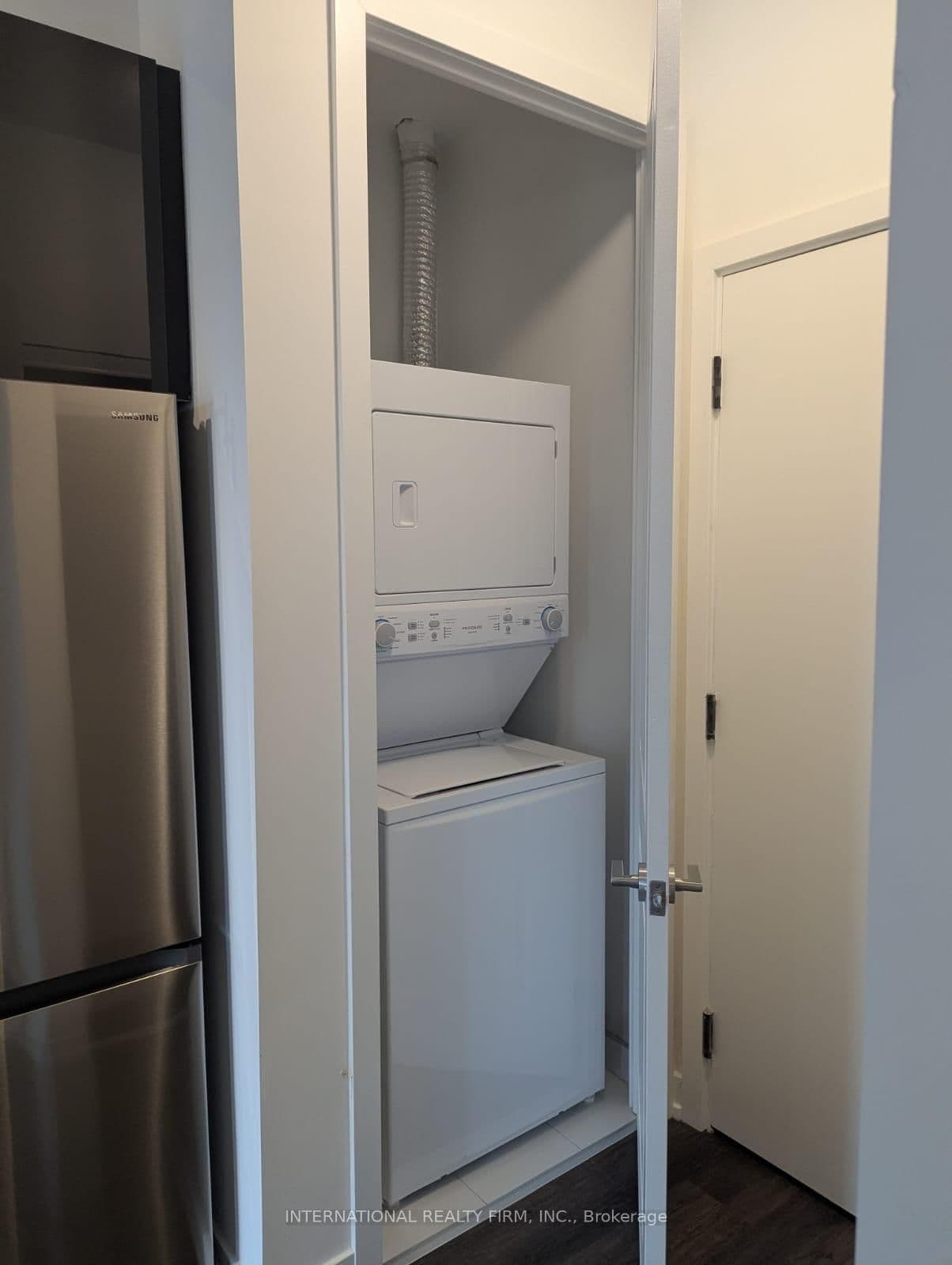 556 MARLEE Avenue, Unit 102 thumbnail 8
