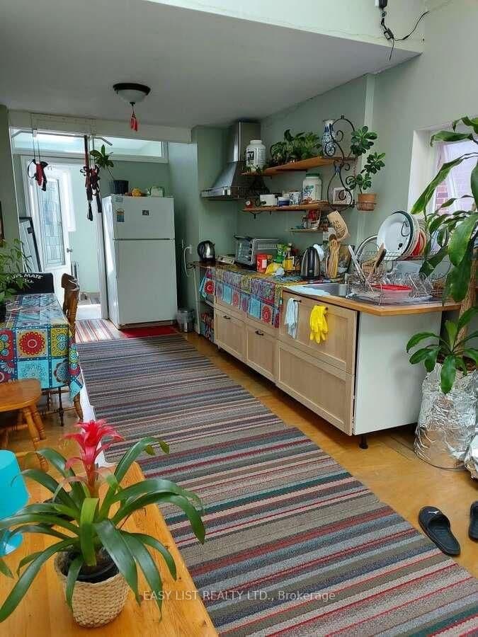 10 Fairbank Avenue thumbnail 7