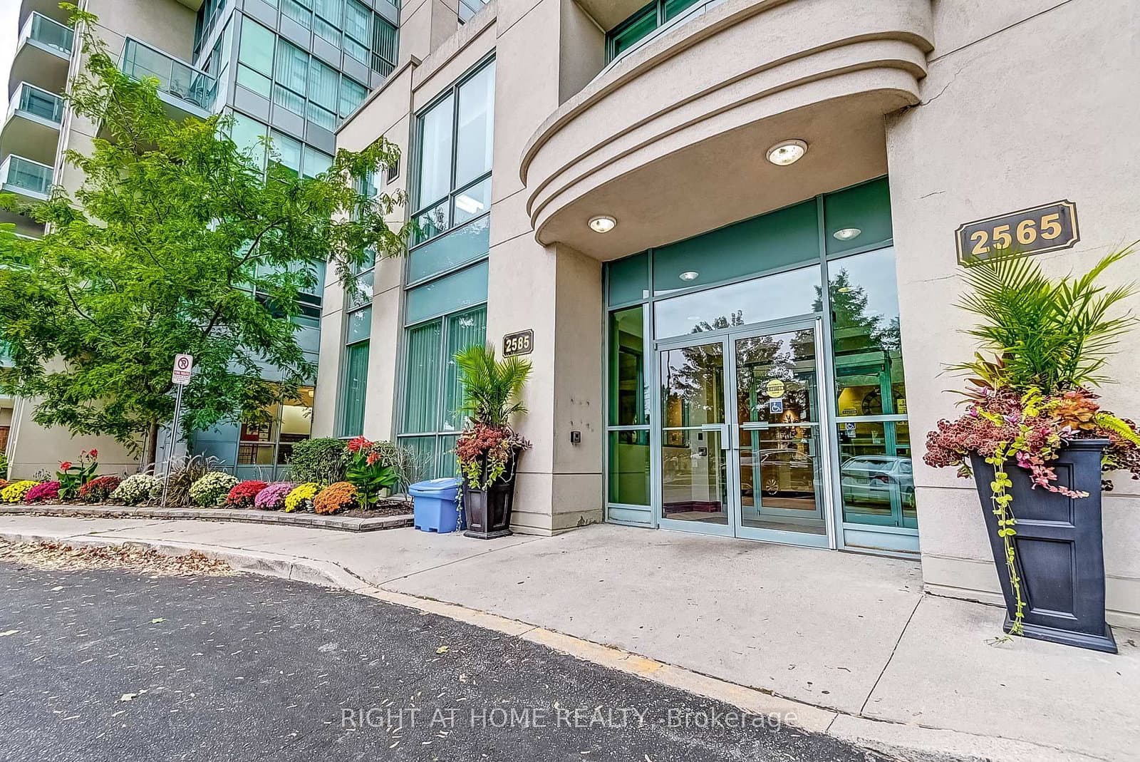 2565 Erin Centre Boulevard, Unit 508 thumbnail 12