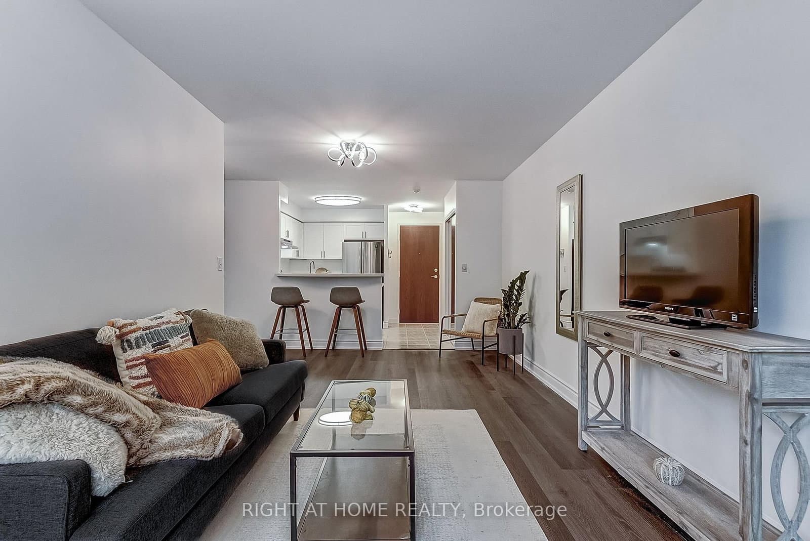2565 Erin Centre Boulevard, Unit 508 thumbnail 3
