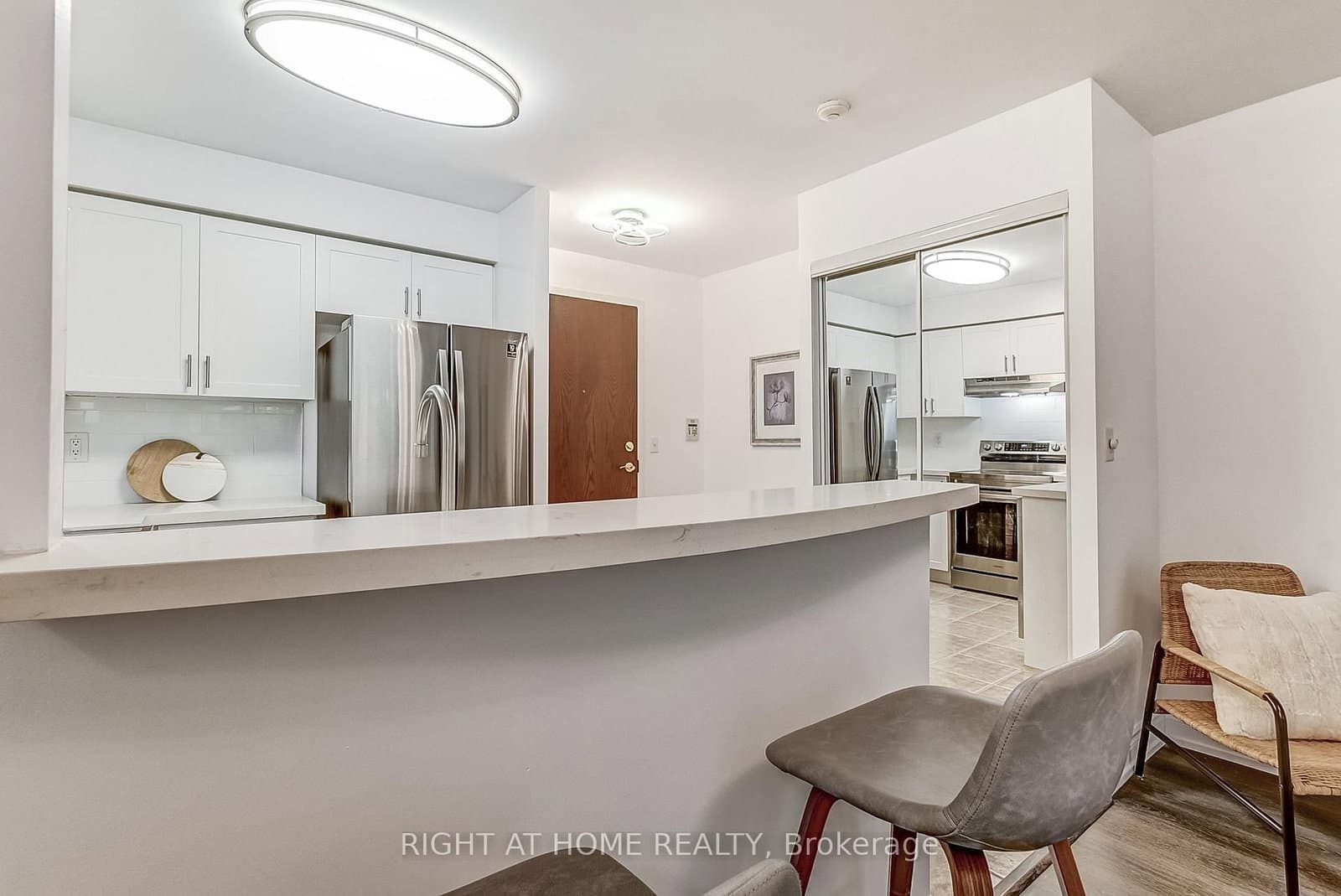 2565 Erin Centre Boulevard, Unit 508 thumbnail 4