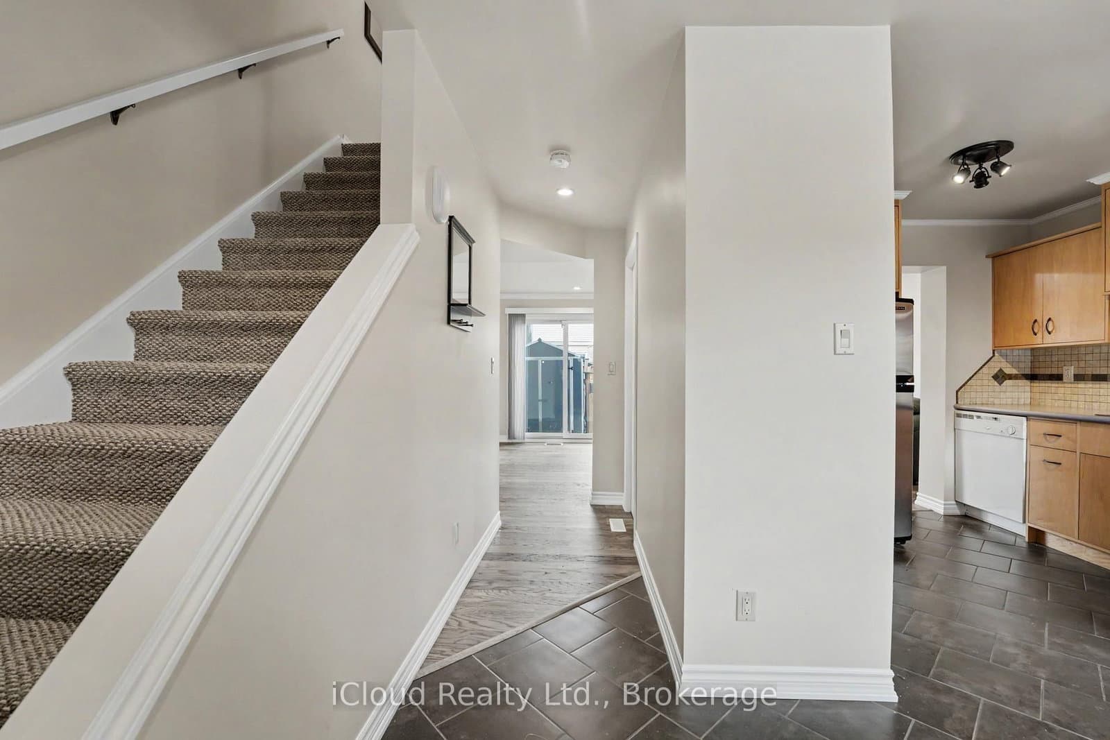 81 Hansen Road, Unit 62 thumbnail 15