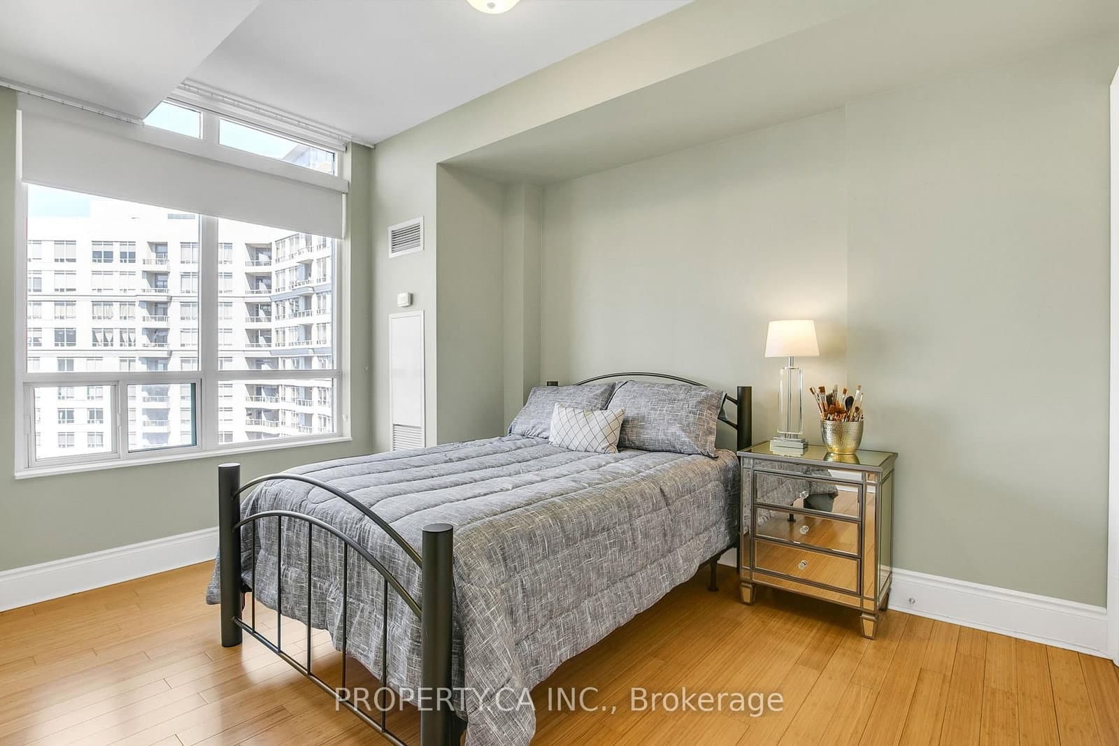 3880 Duke Of York Boulevard, Unit 2804 thumbnail 29