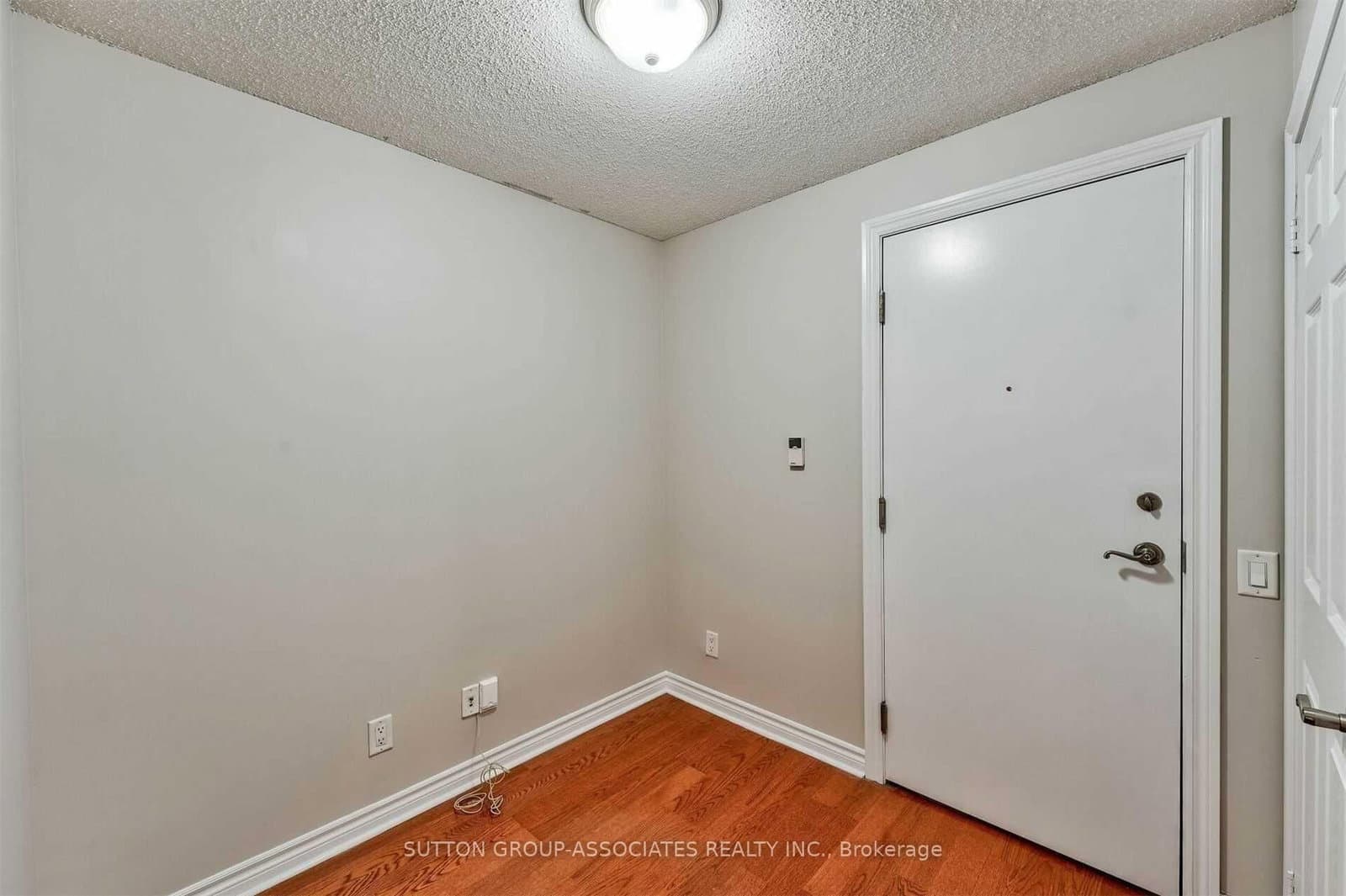 5229 Dundas Street W, Unit 609 thumbnail 6