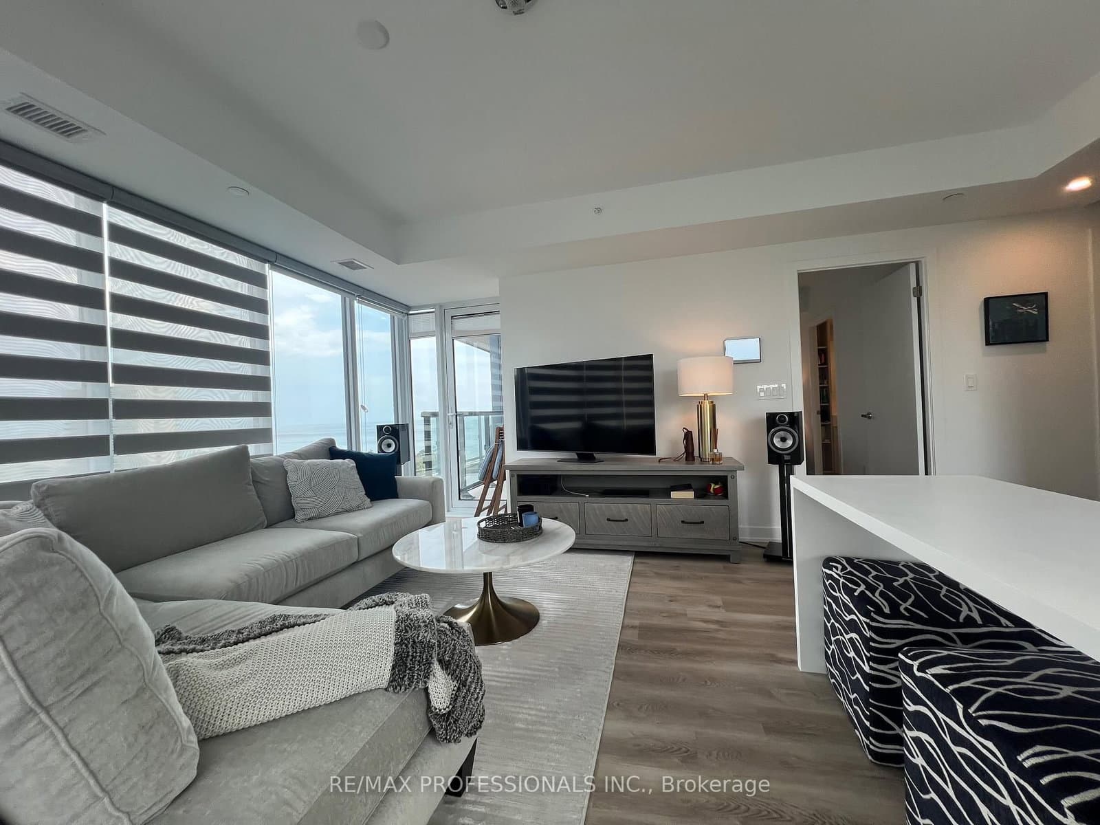 370 Martha Street, Unit 802 thumbnail 11
