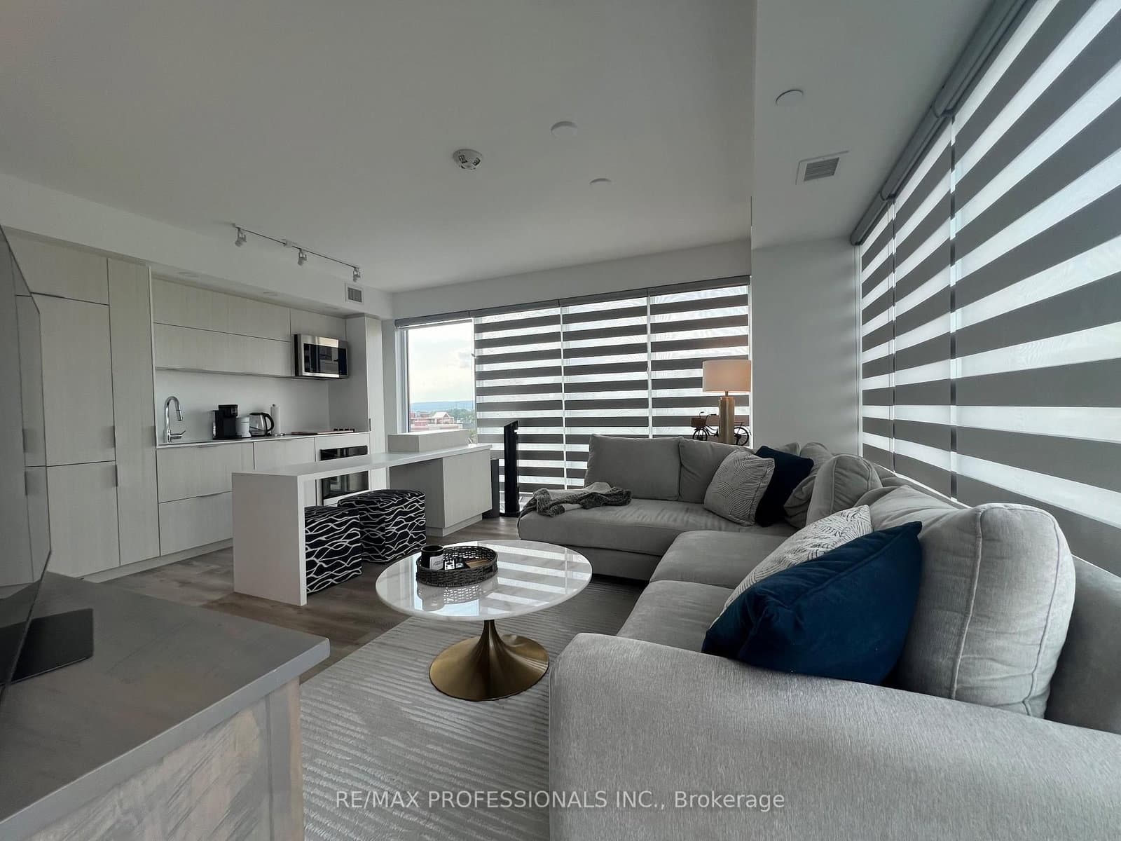 370 Martha Street, Unit 802 thumbnail 12