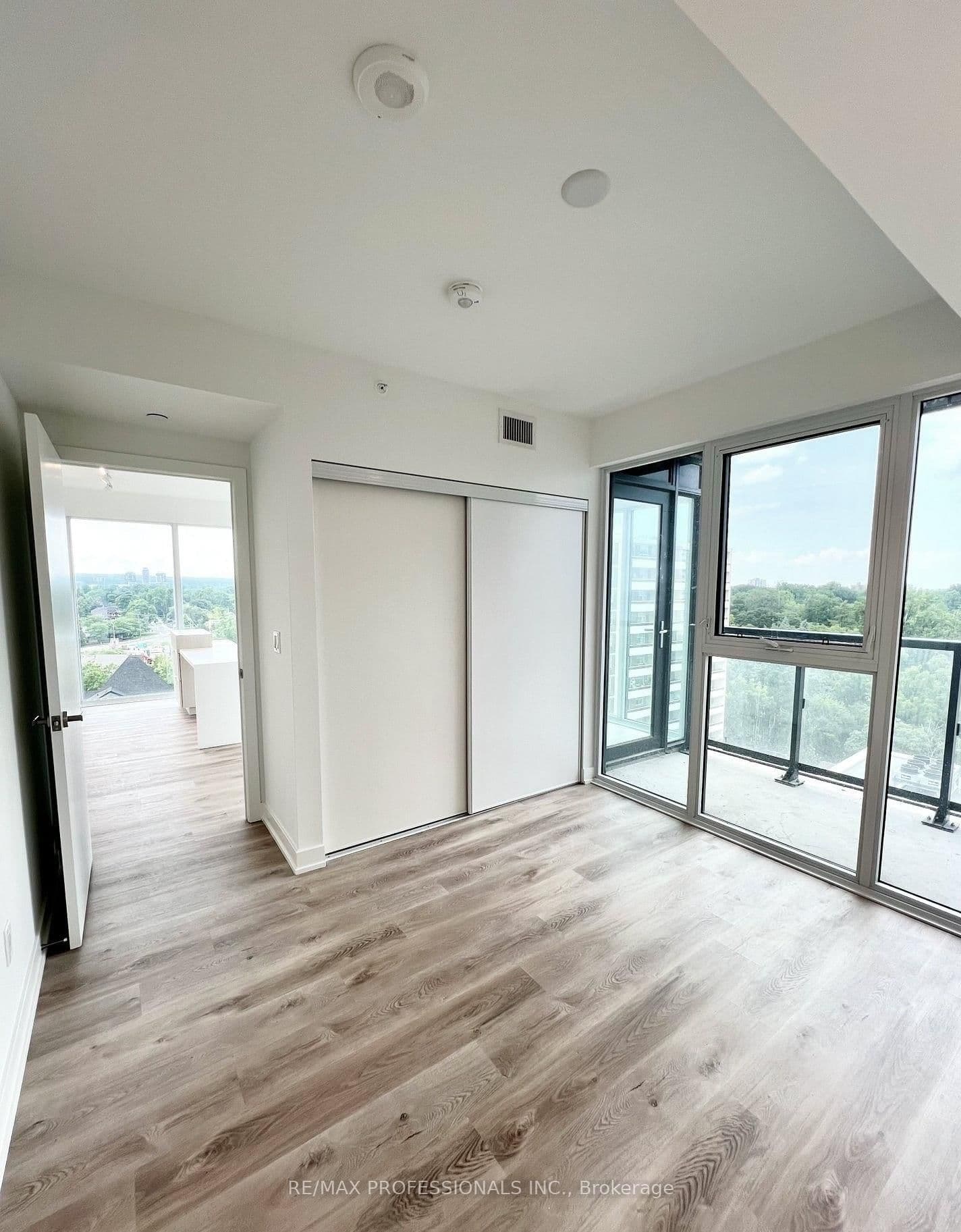 370 Martha Street, Unit 802 thumbnail 15