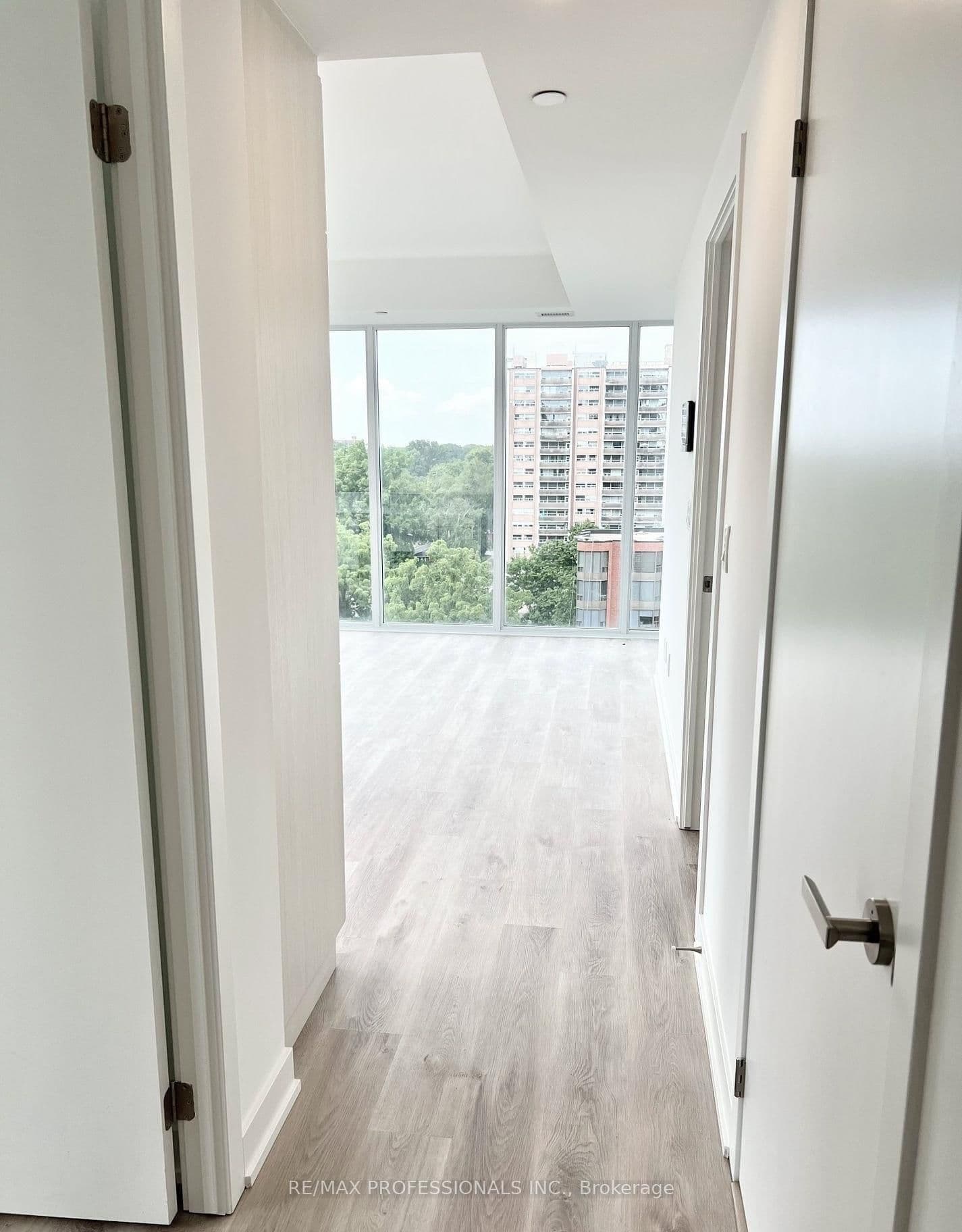 370 Martha Street, Unit 802 thumbnail 19