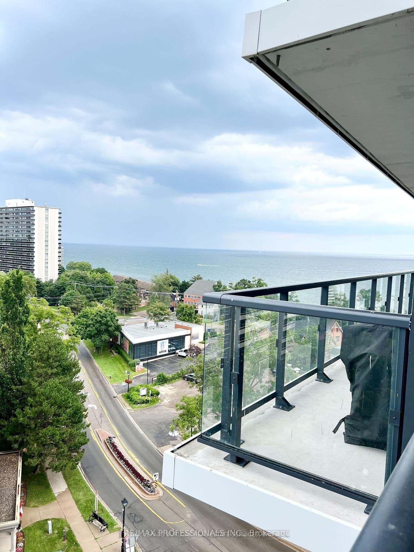 370 Martha Street, Unit 802 thumbnail 26