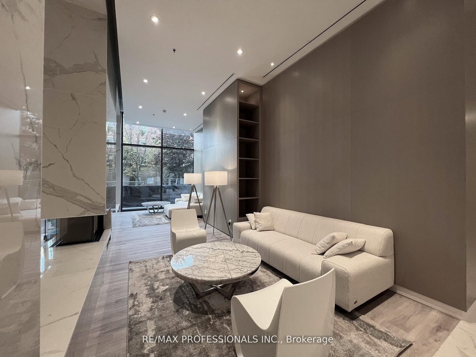 370 Martha Street, Unit 802 thumbnail 31
