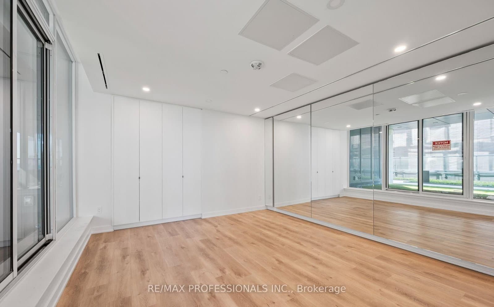 370 Martha Street, Unit 802 thumbnail 36