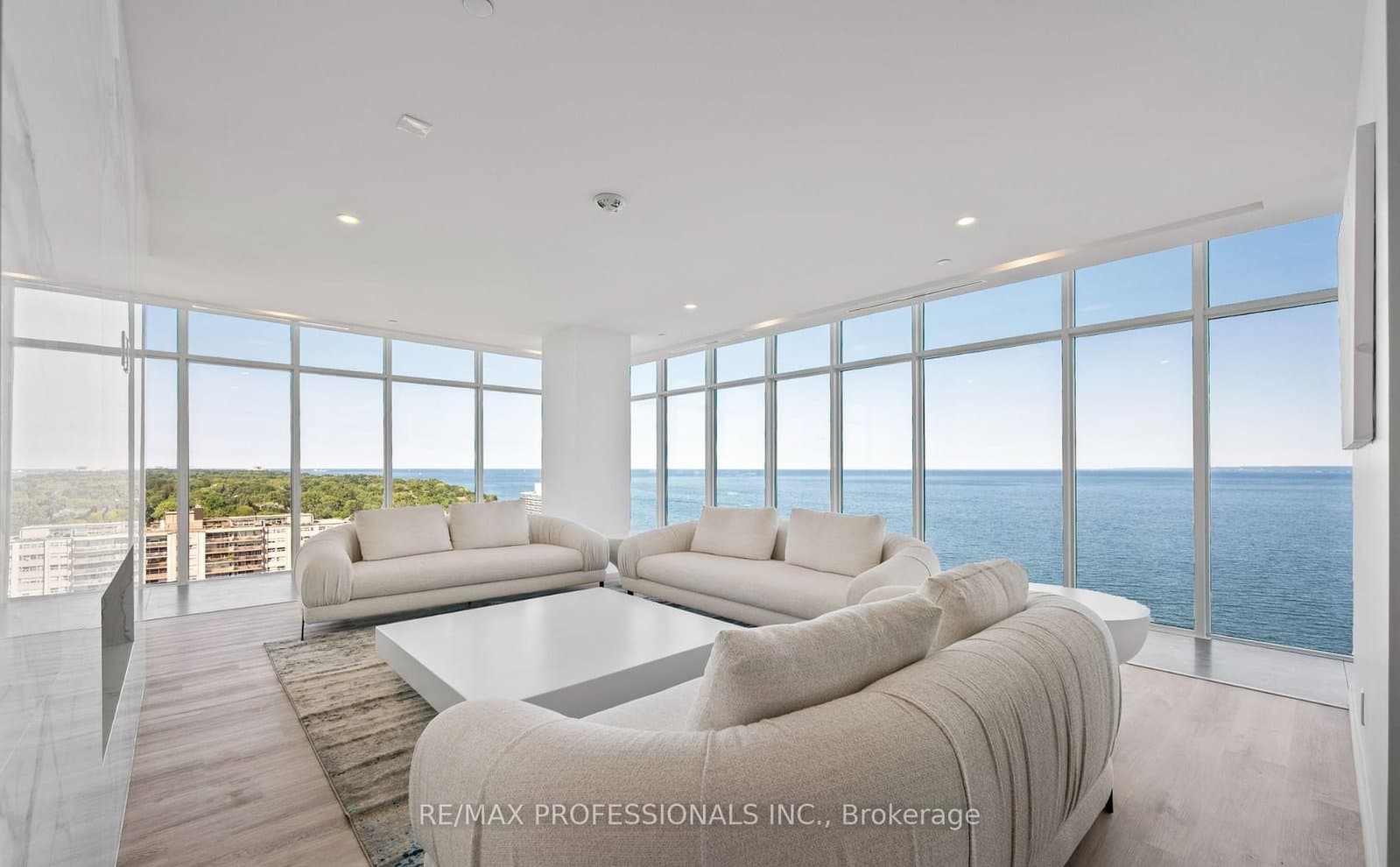 370 Martha Street, Unit 802 thumbnail 38