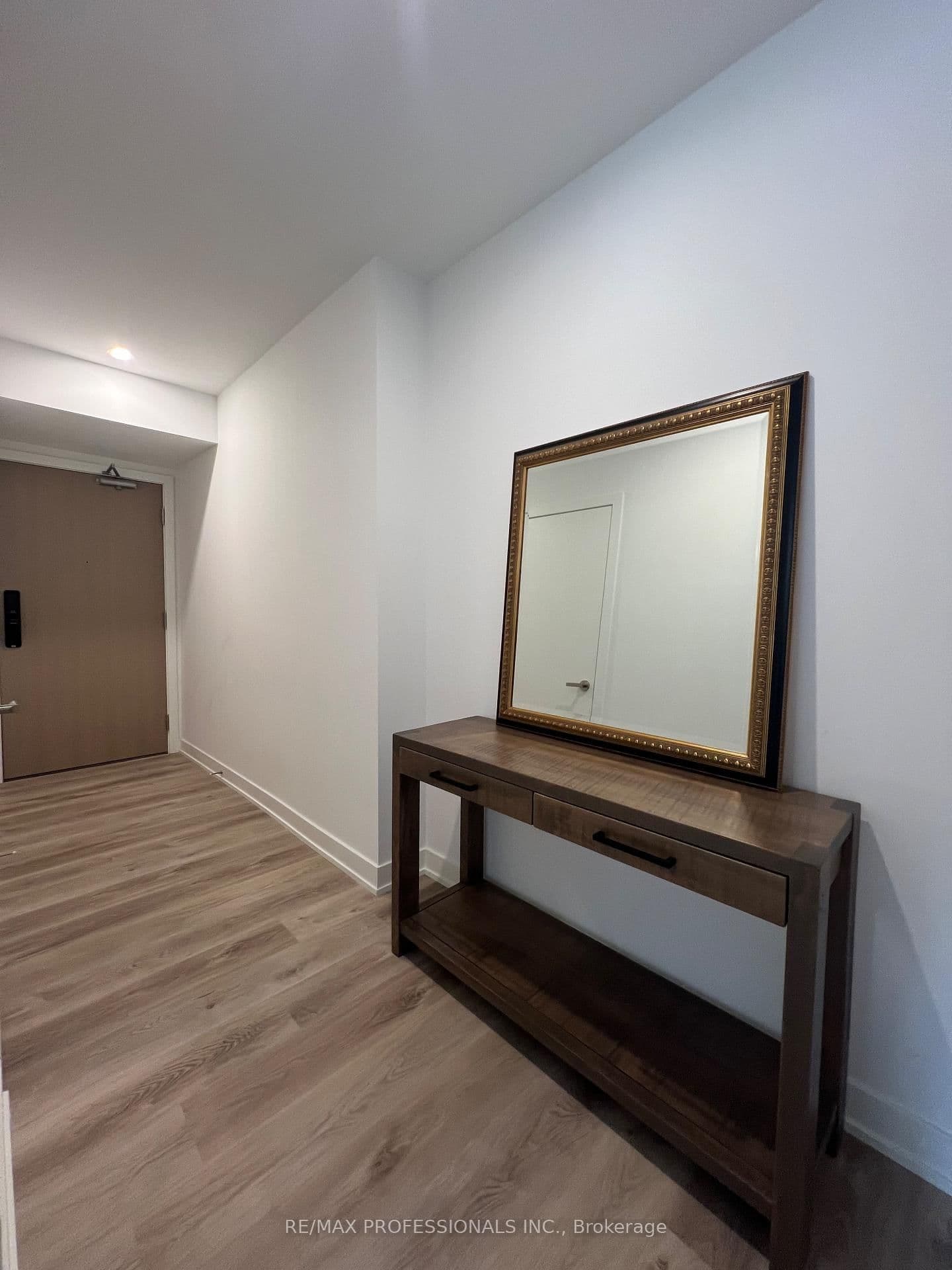 370 Martha Street, Unit 802 thumbnail 5