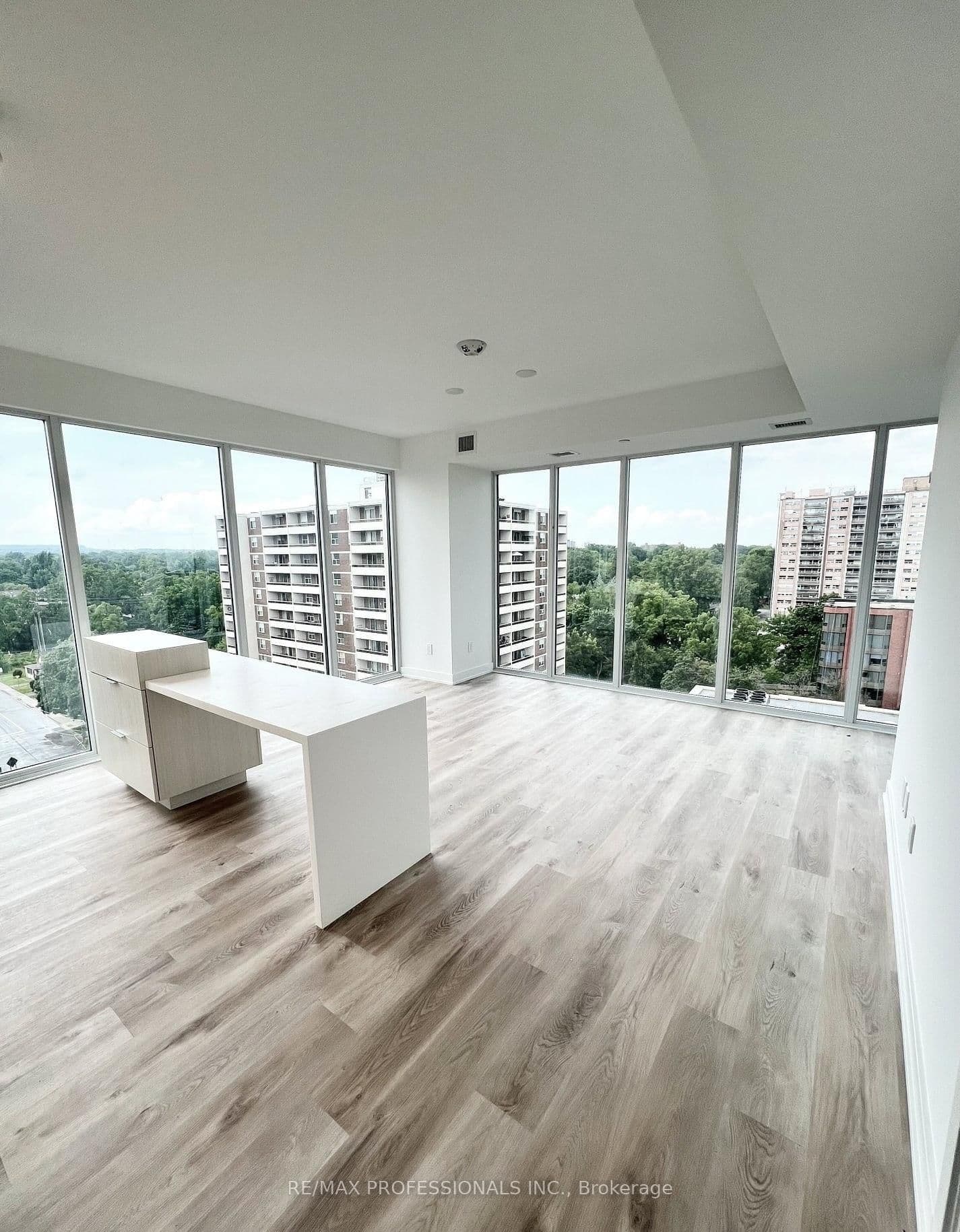 370 Martha Street, Unit 802 thumbnail 7