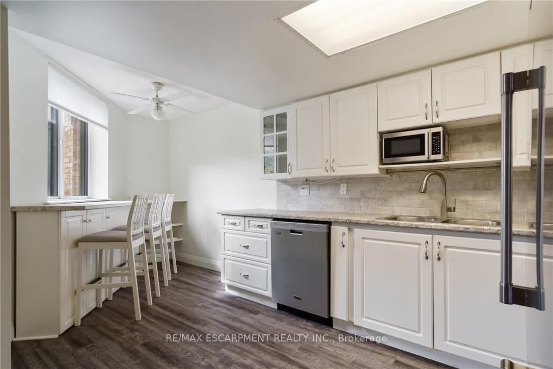 3499 UPPER MIDDLE Road, Unit 211 thumbnail 7