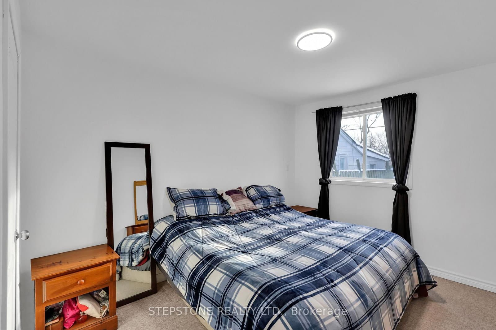56 41st Street W thumbnail 21