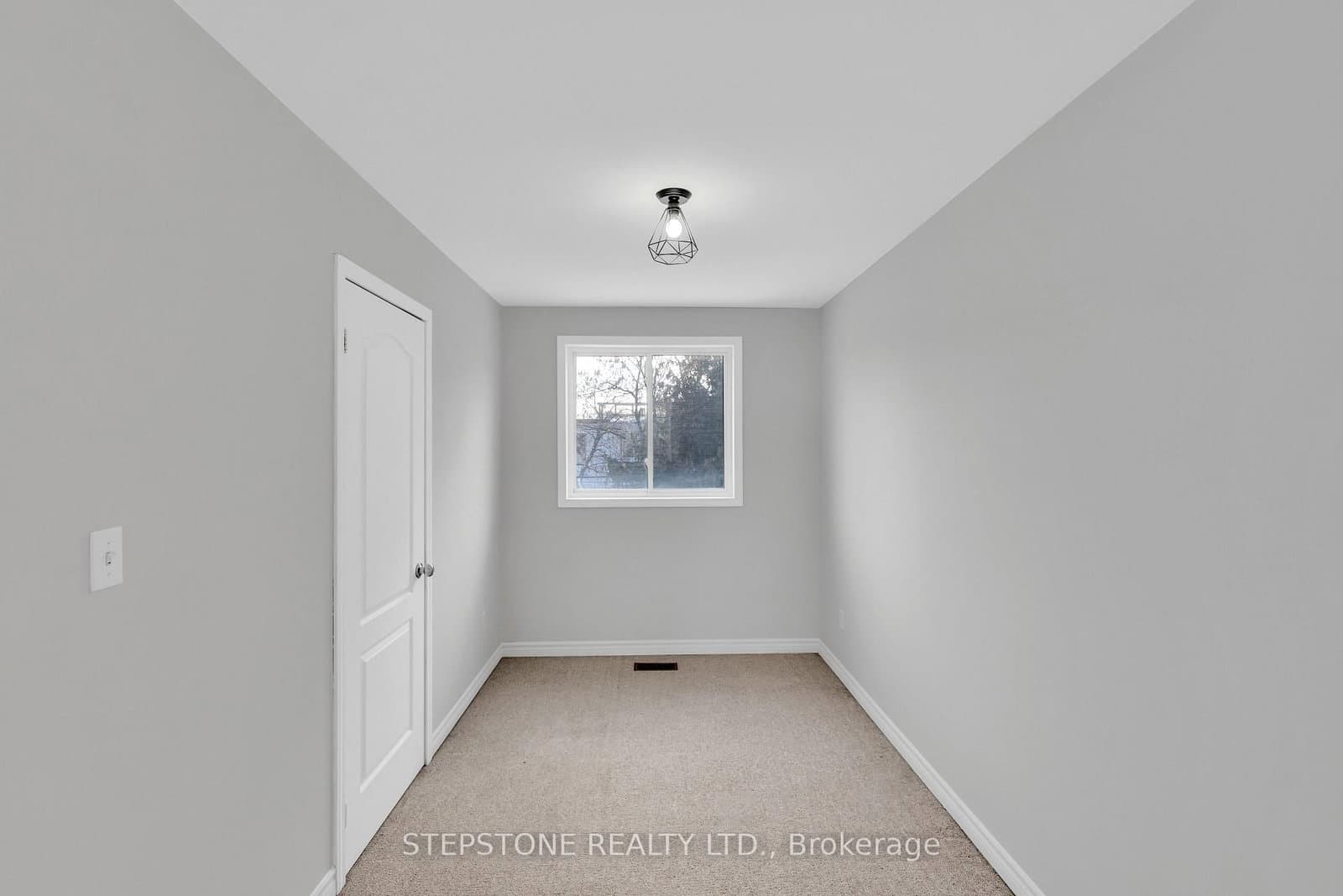 56 41st Street W thumbnail 26