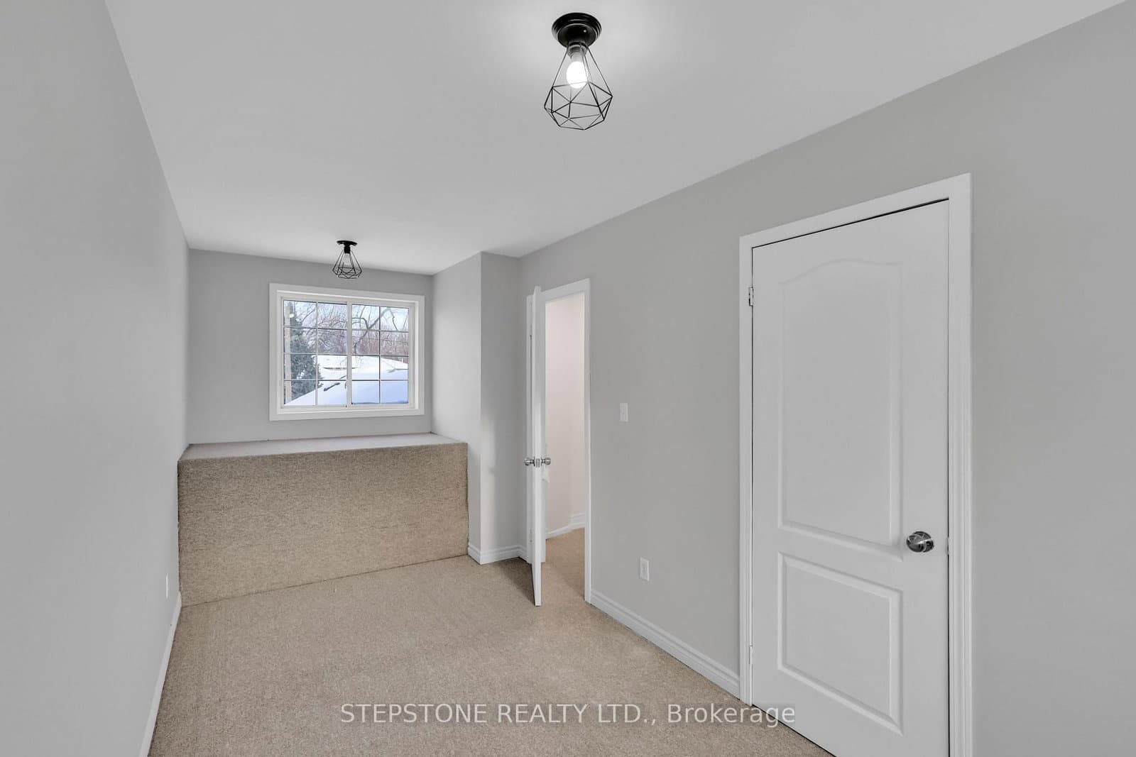 56 41st Street W thumbnail 27