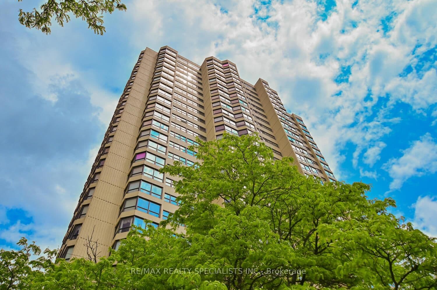 8 Lisa Street, Unit 1901 thumbnail 3