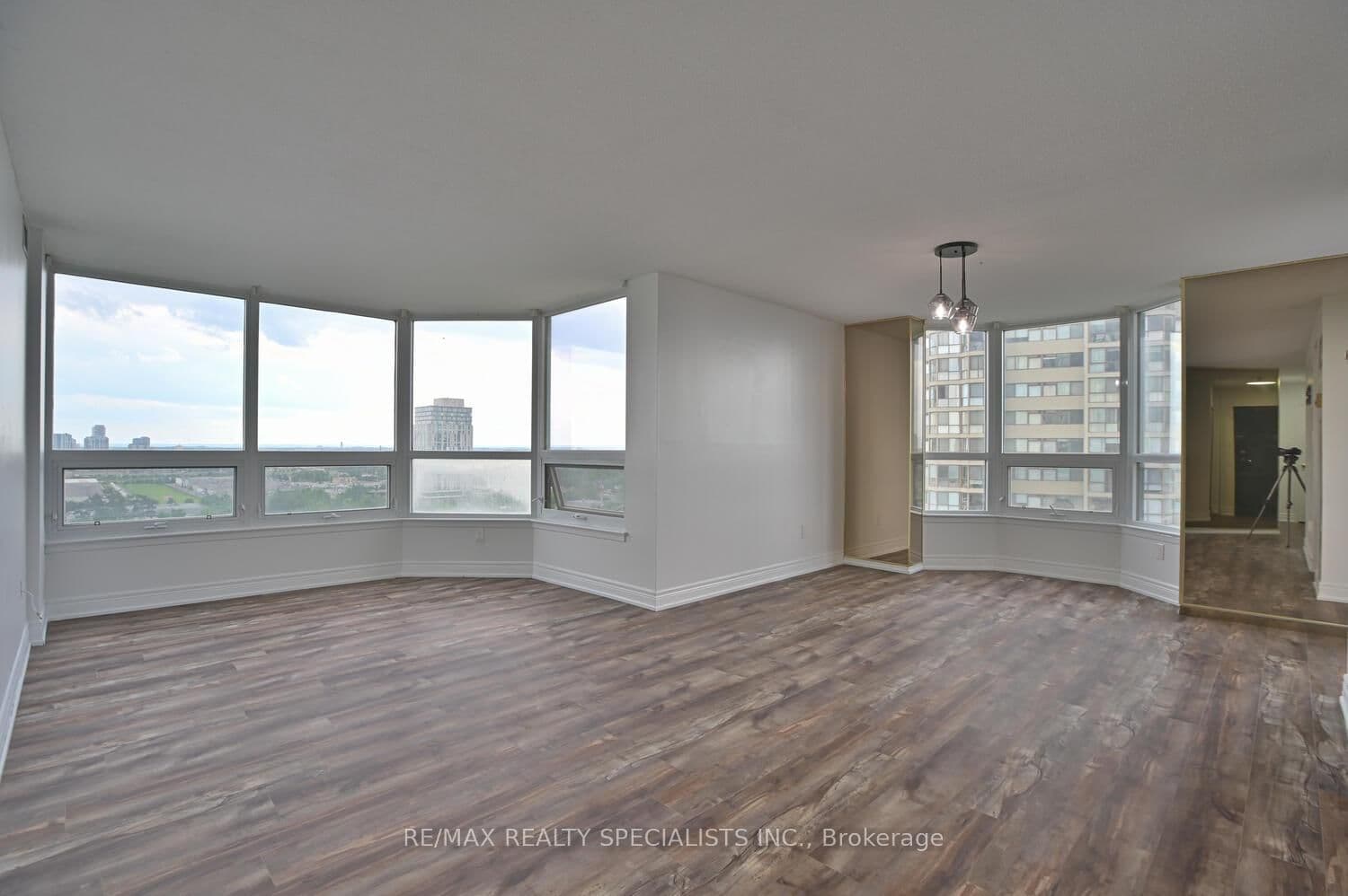 8 Lisa Street, Unit 1901 thumbnail 6