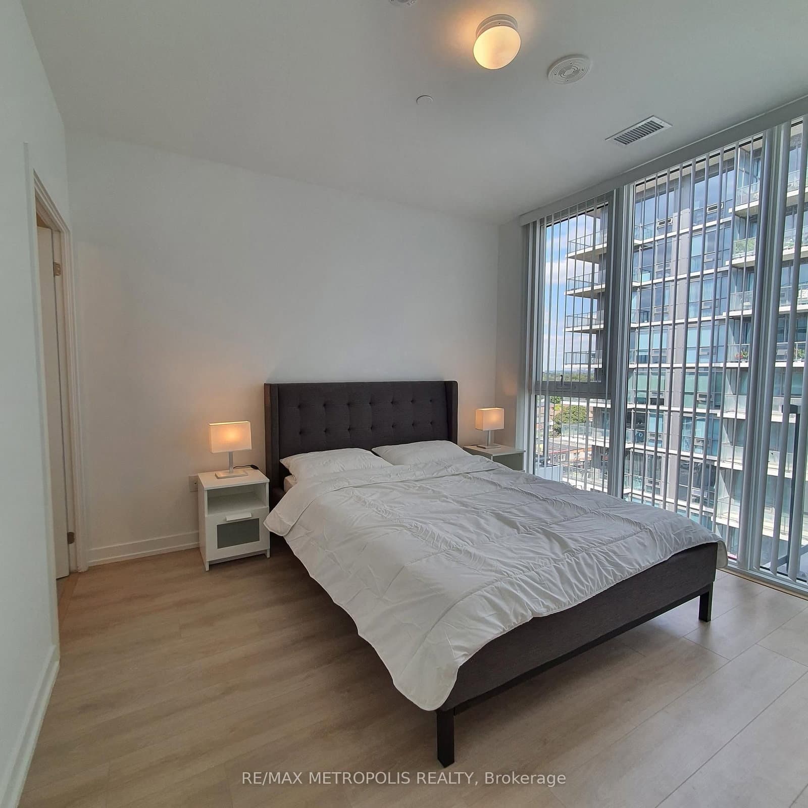 1195 The Queensway, Unit 807 thumbnail 6