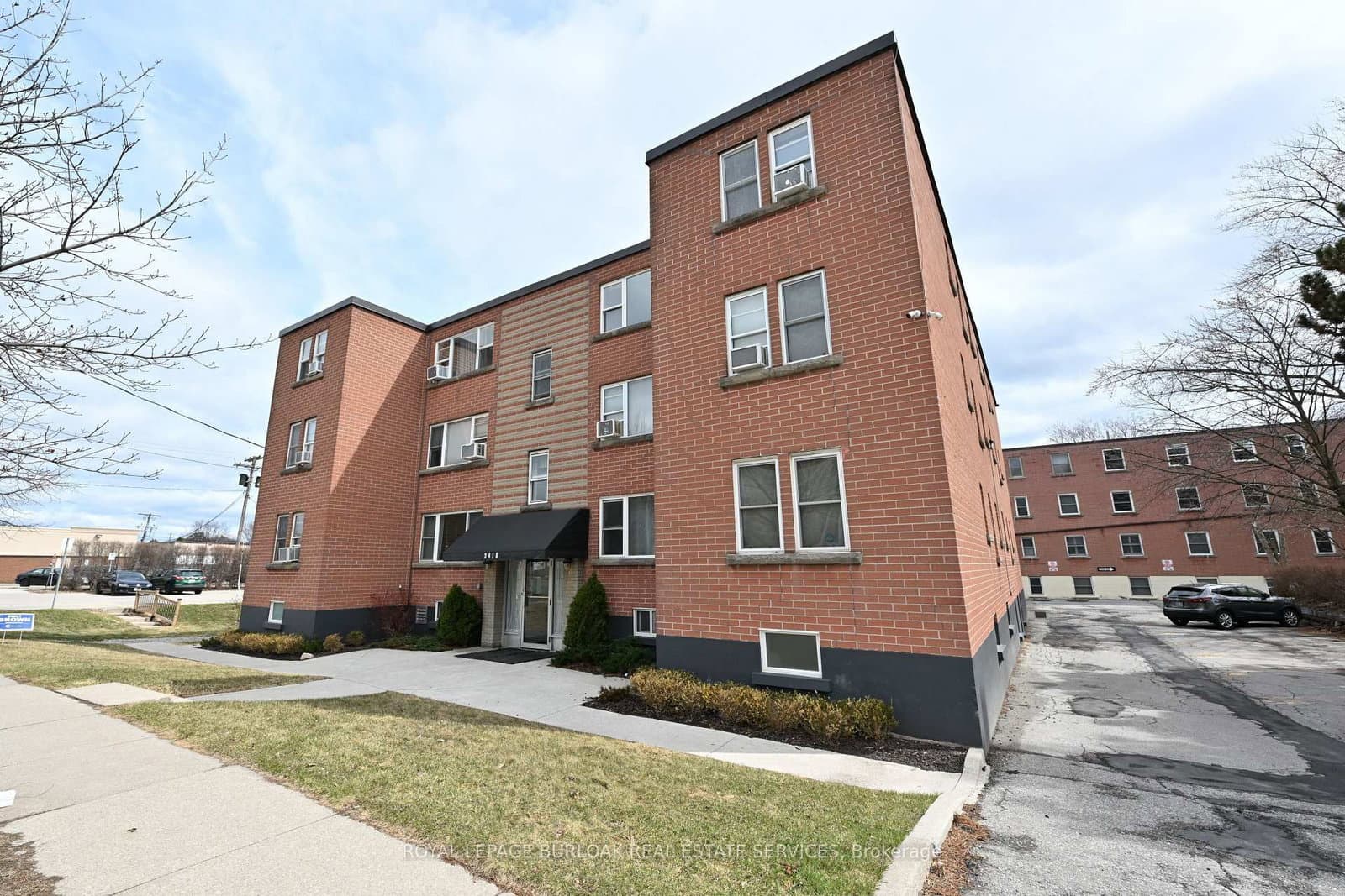 2418 New Street, Unit 11 thumbnail 3