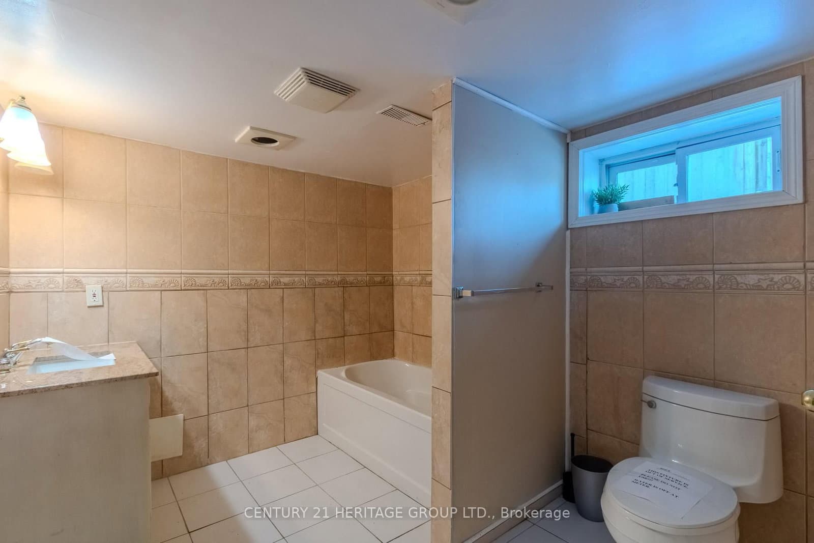 2232 Queensway Drive thumbnail 17
