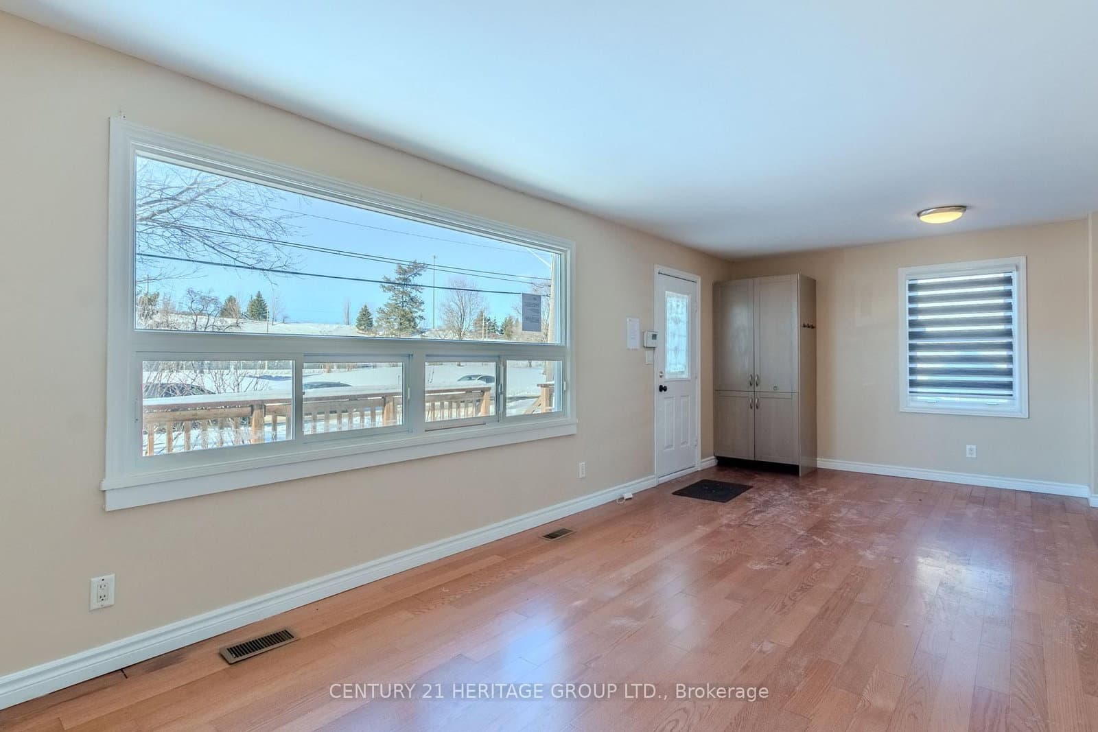 2232 Queensway Drive thumbnail 5