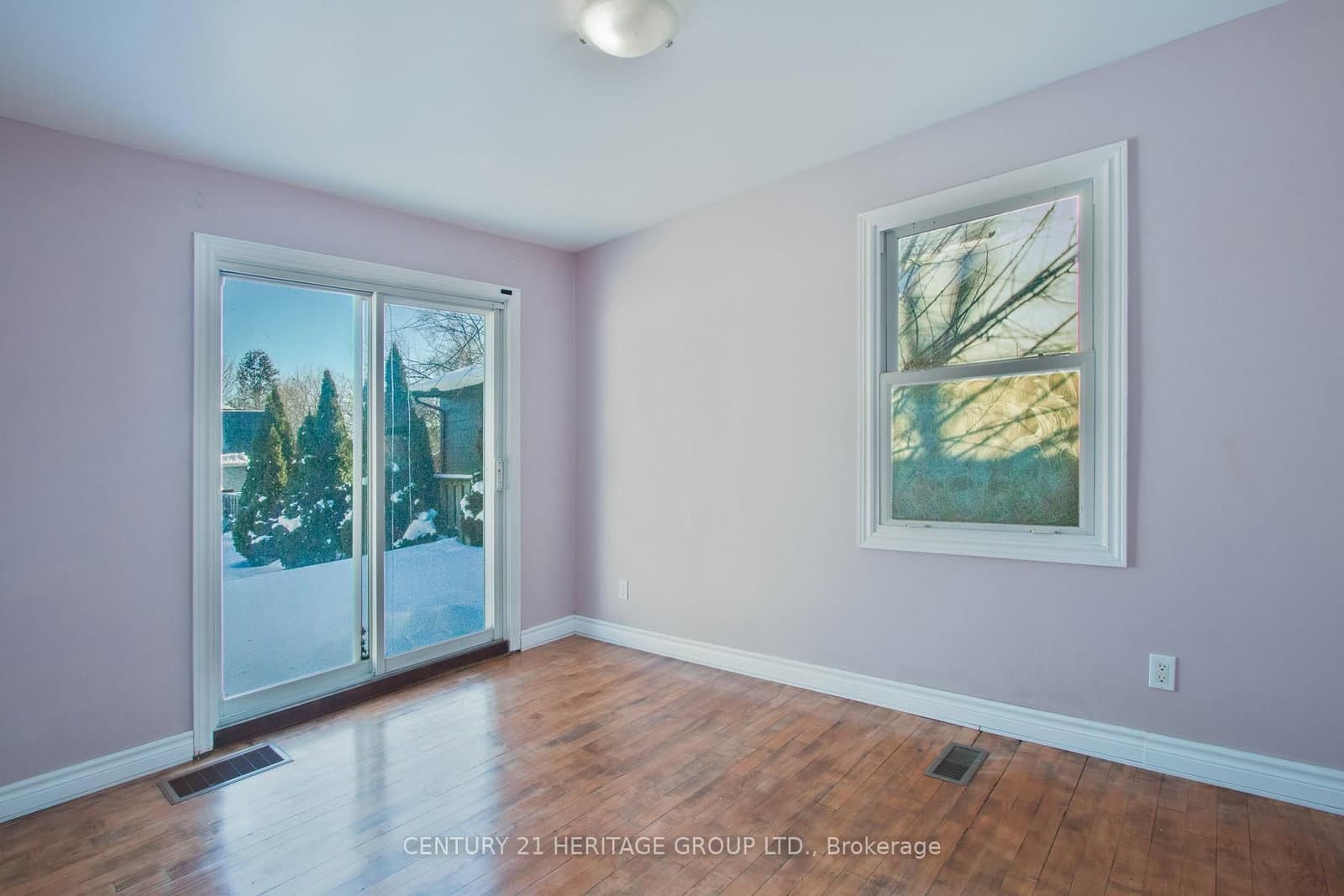 2232 Queensway Drive thumbnail 7