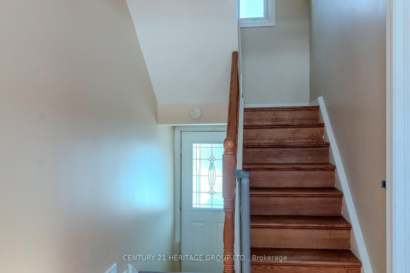 2232 Queensway Drive thumbnail 8