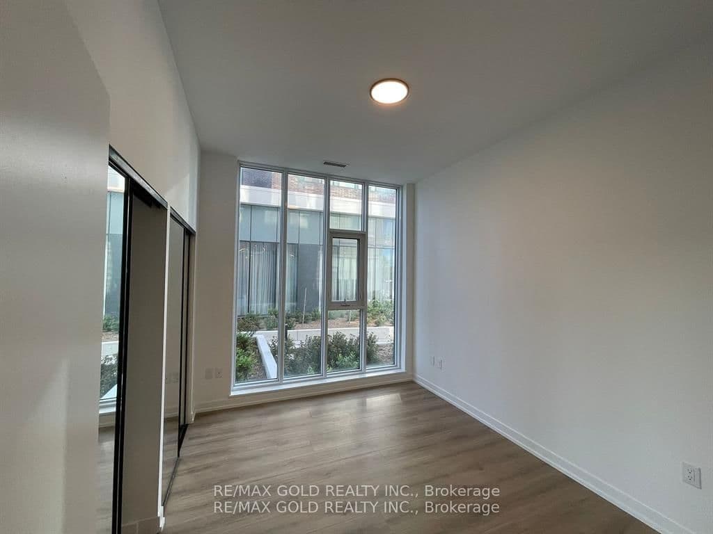 10 Lagerfeld Drive, Unit 104 thumbnail 21