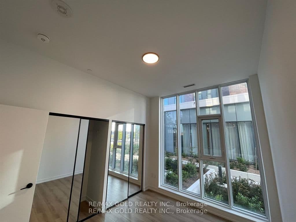 10 Lagerfeld Drive, Unit 104 thumbnail 24