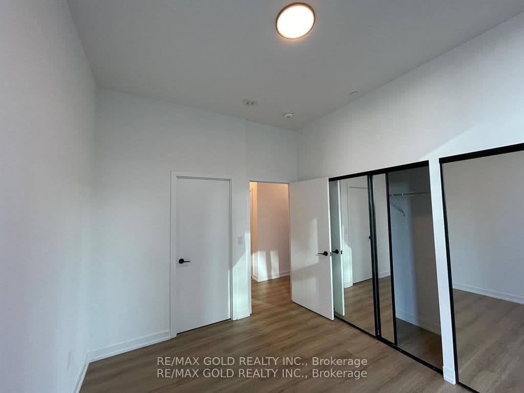 10 Lagerfeld Drive, Unit 104 thumbnail 25